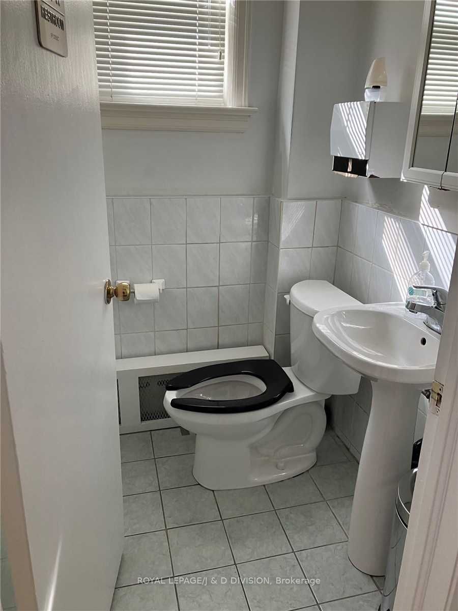 #rm4 L/l - 335 Sheppard Avenue Property Photo 4