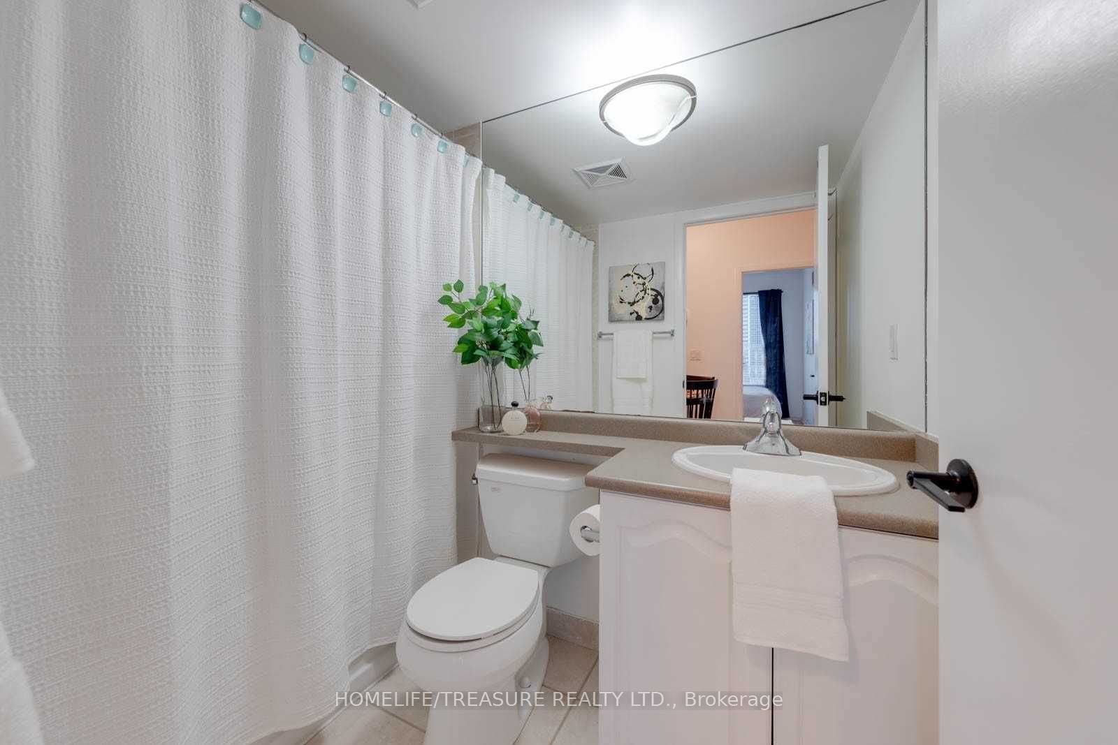 231 Fort York Boulevard 722 Property Photo 4