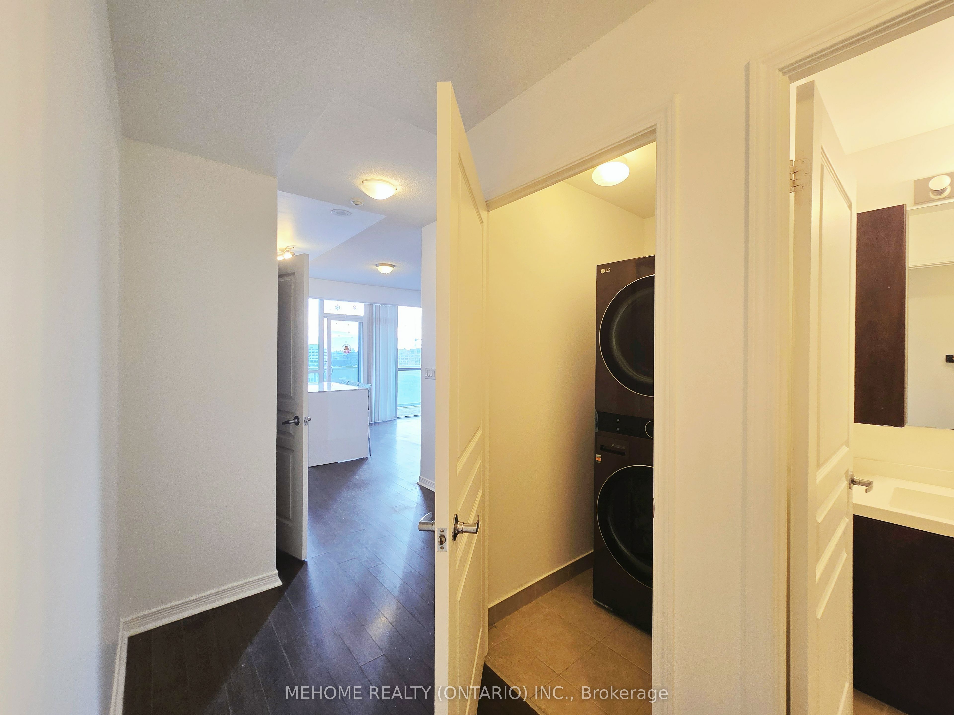 352 Front Street W 1914 Property Photo 11