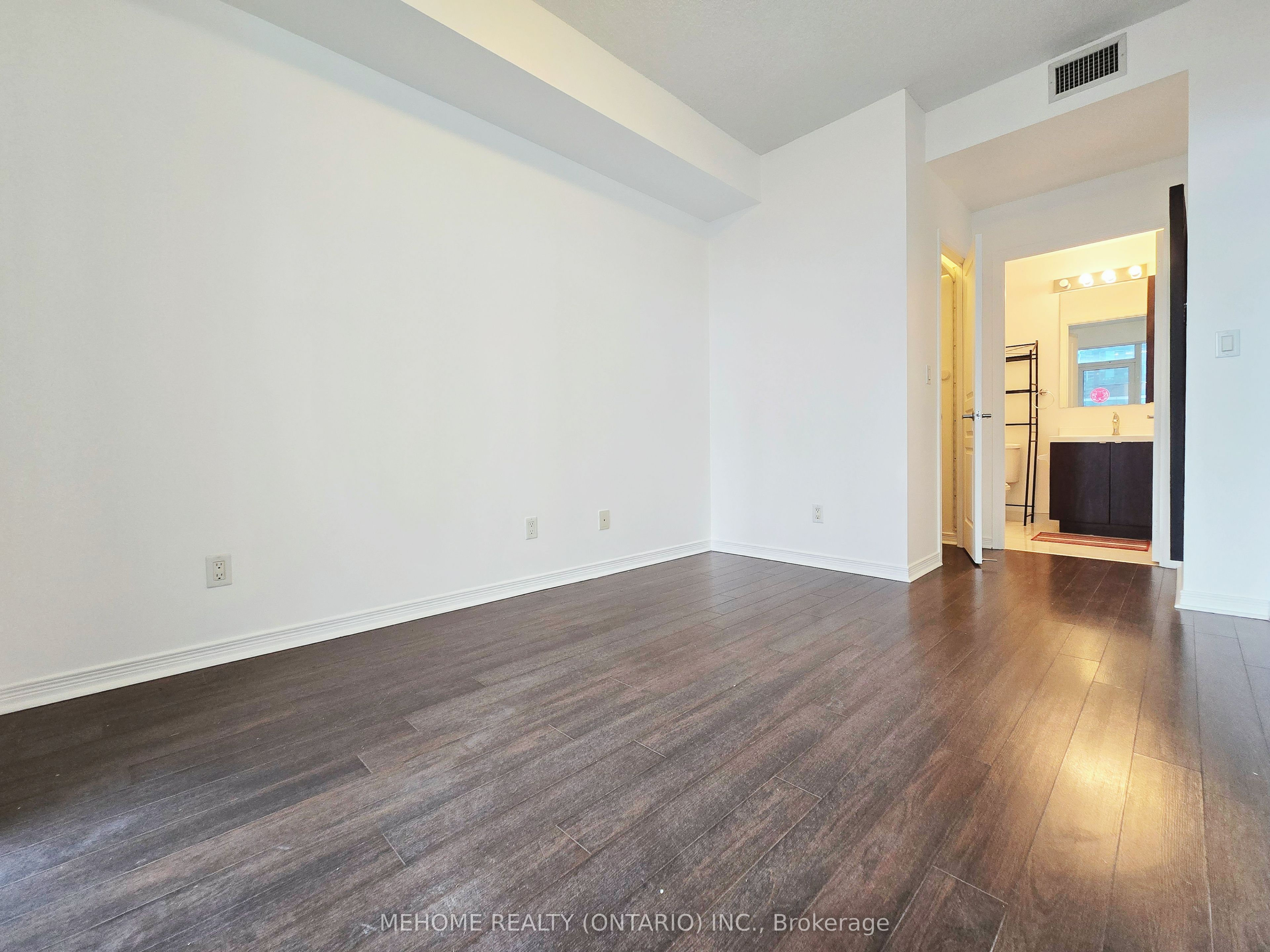 352 Front Street W 1914 Property Photo 25