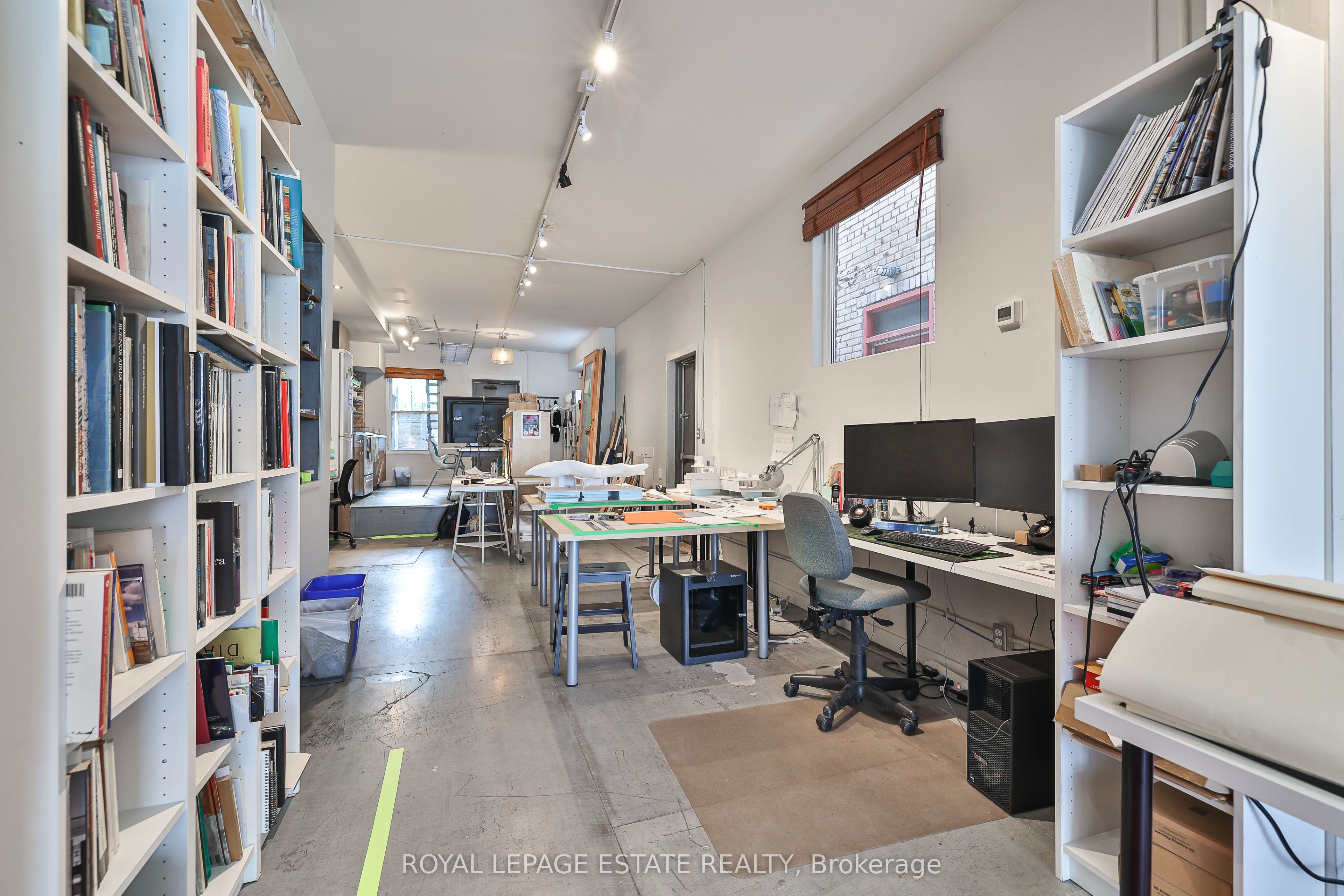 1088 Bathurst Street Property Photo 4