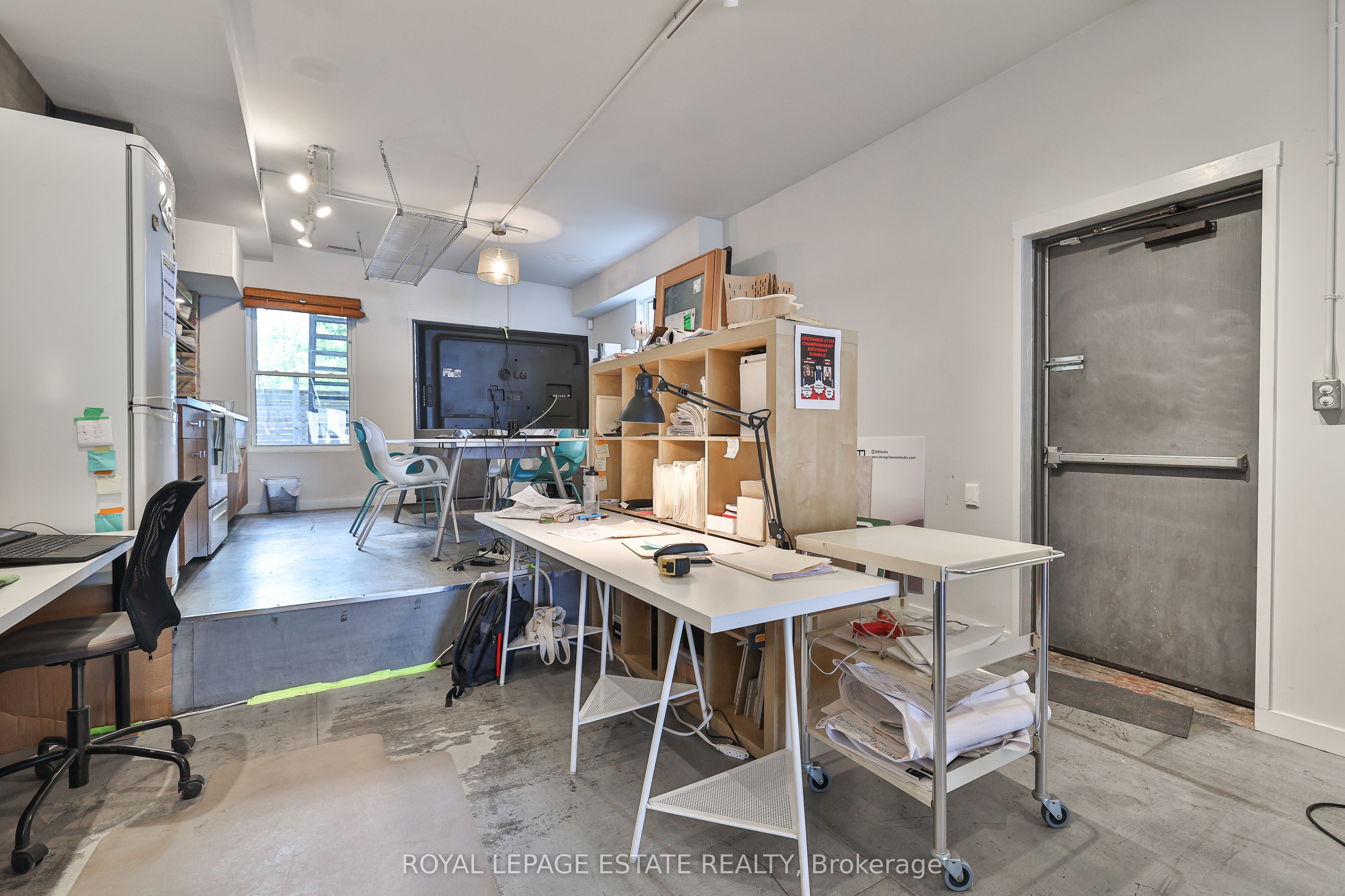1088 Bathurst Street Property Photo 5