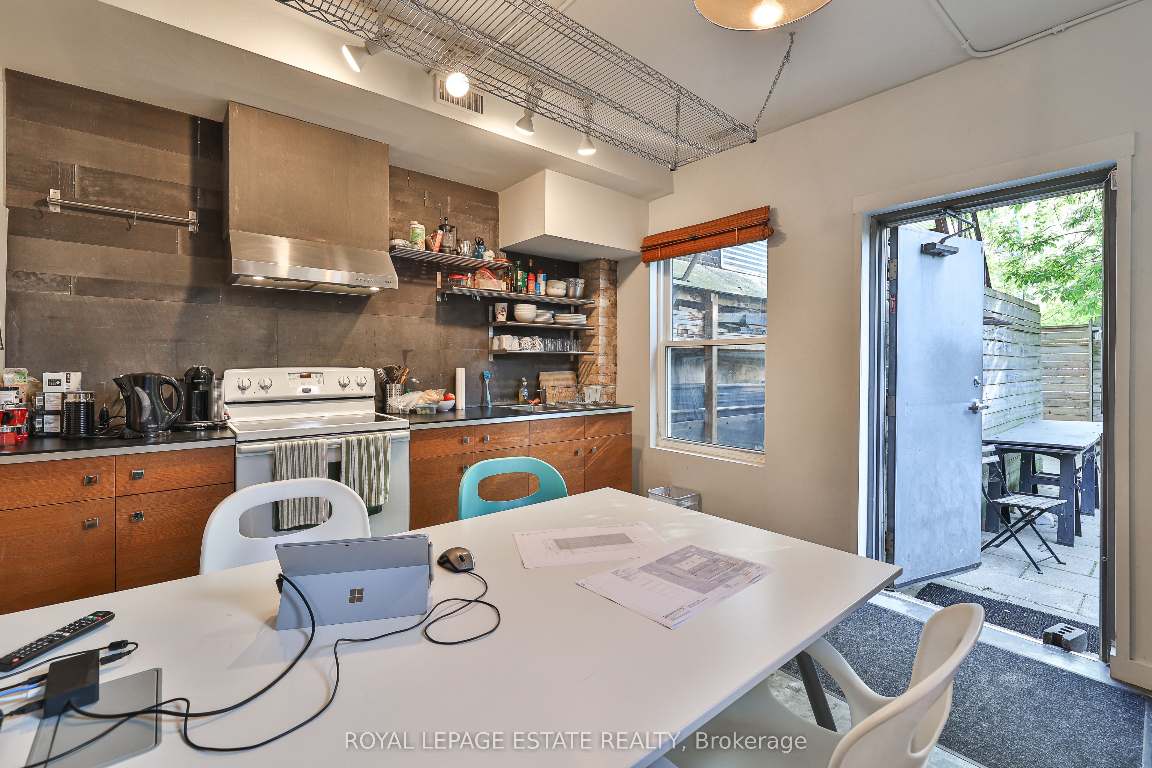 1088 Bathurst Street Property Photo 6