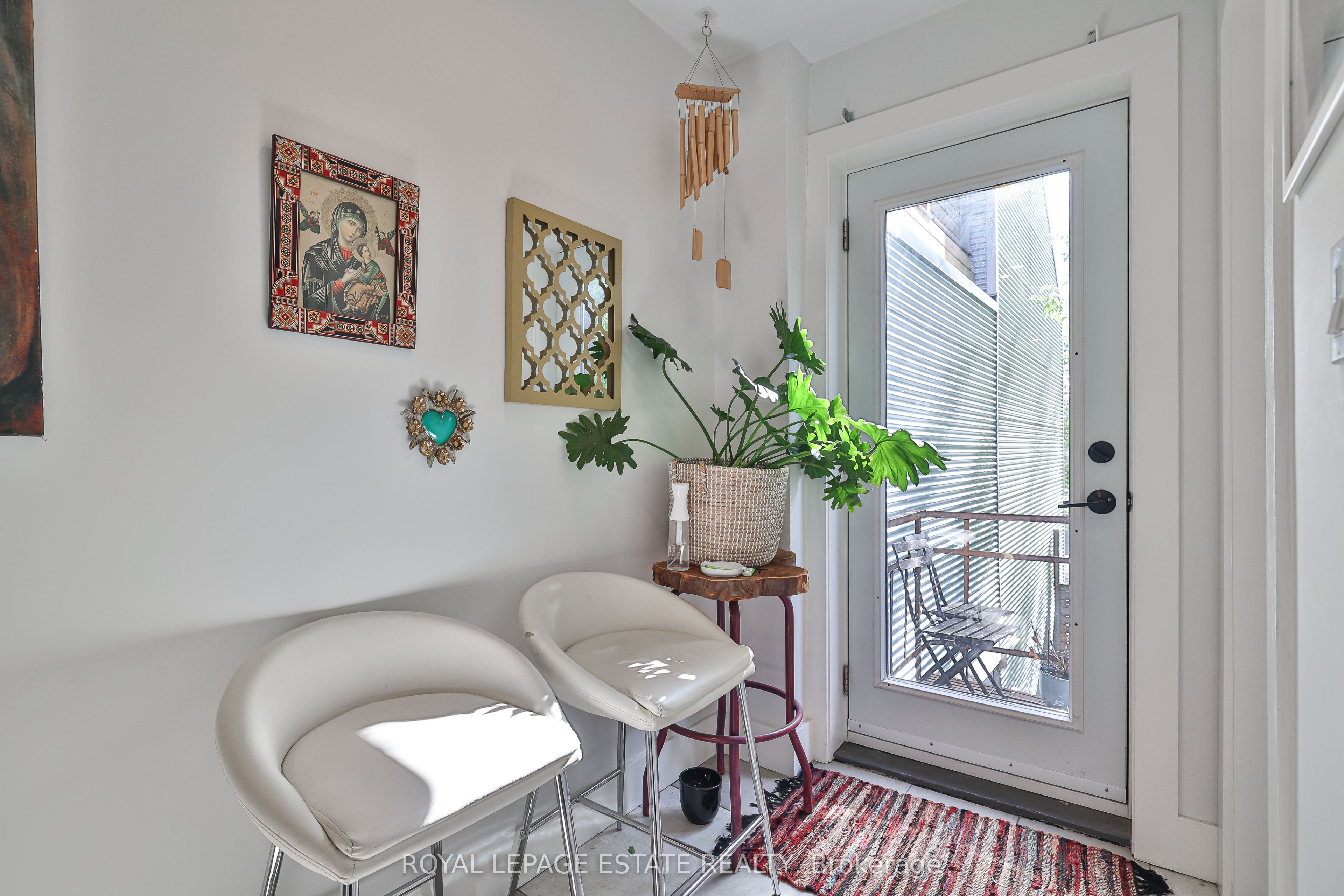 1088 Bathurst Street Property Photo 11