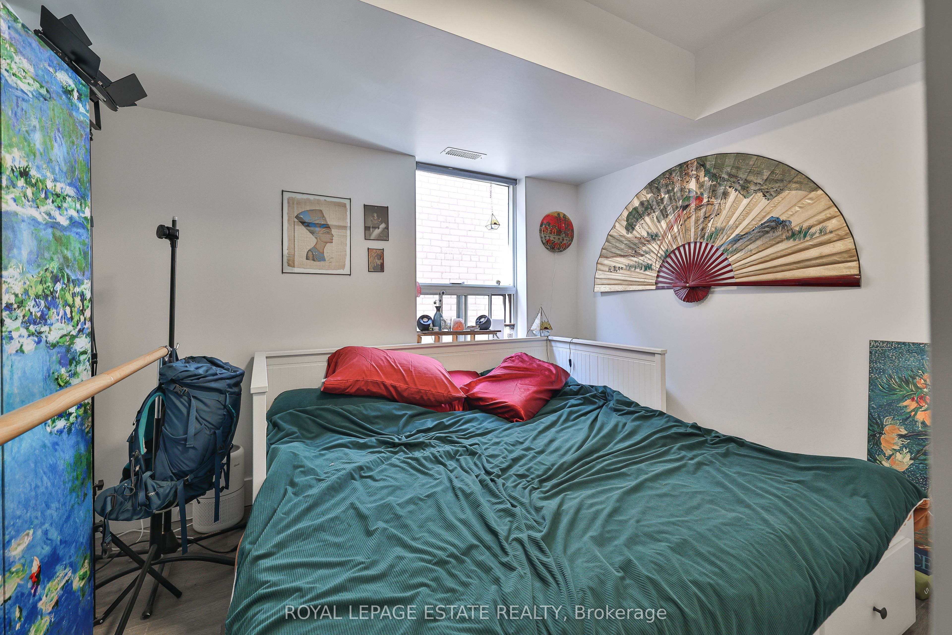 1088 Bathurst Street Property Photo 13