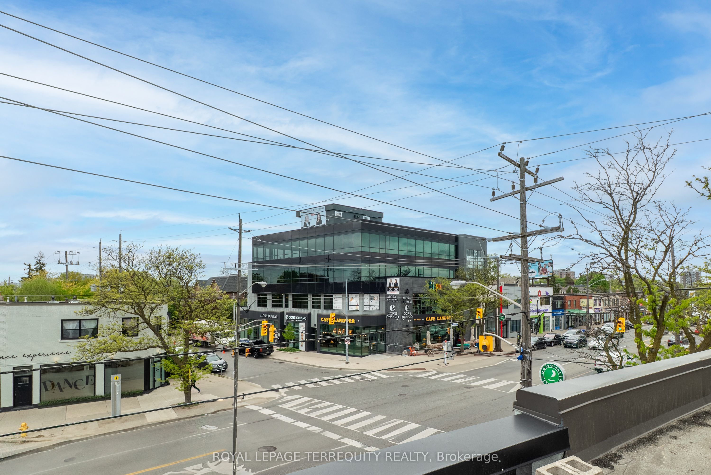 1907 Avenue Road Property Photo 12