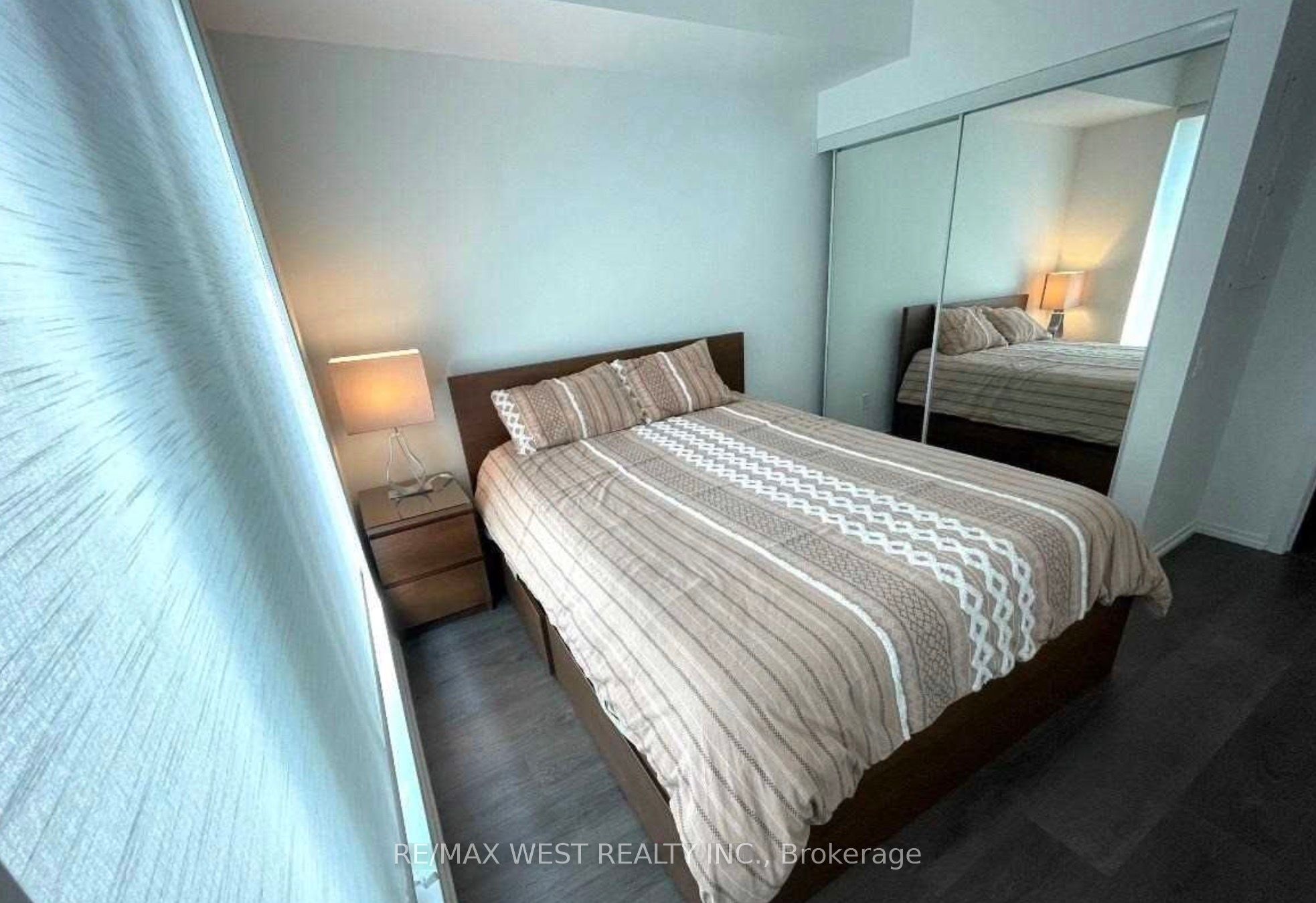 #2307 - 68 Shuter Street Property Photo 8