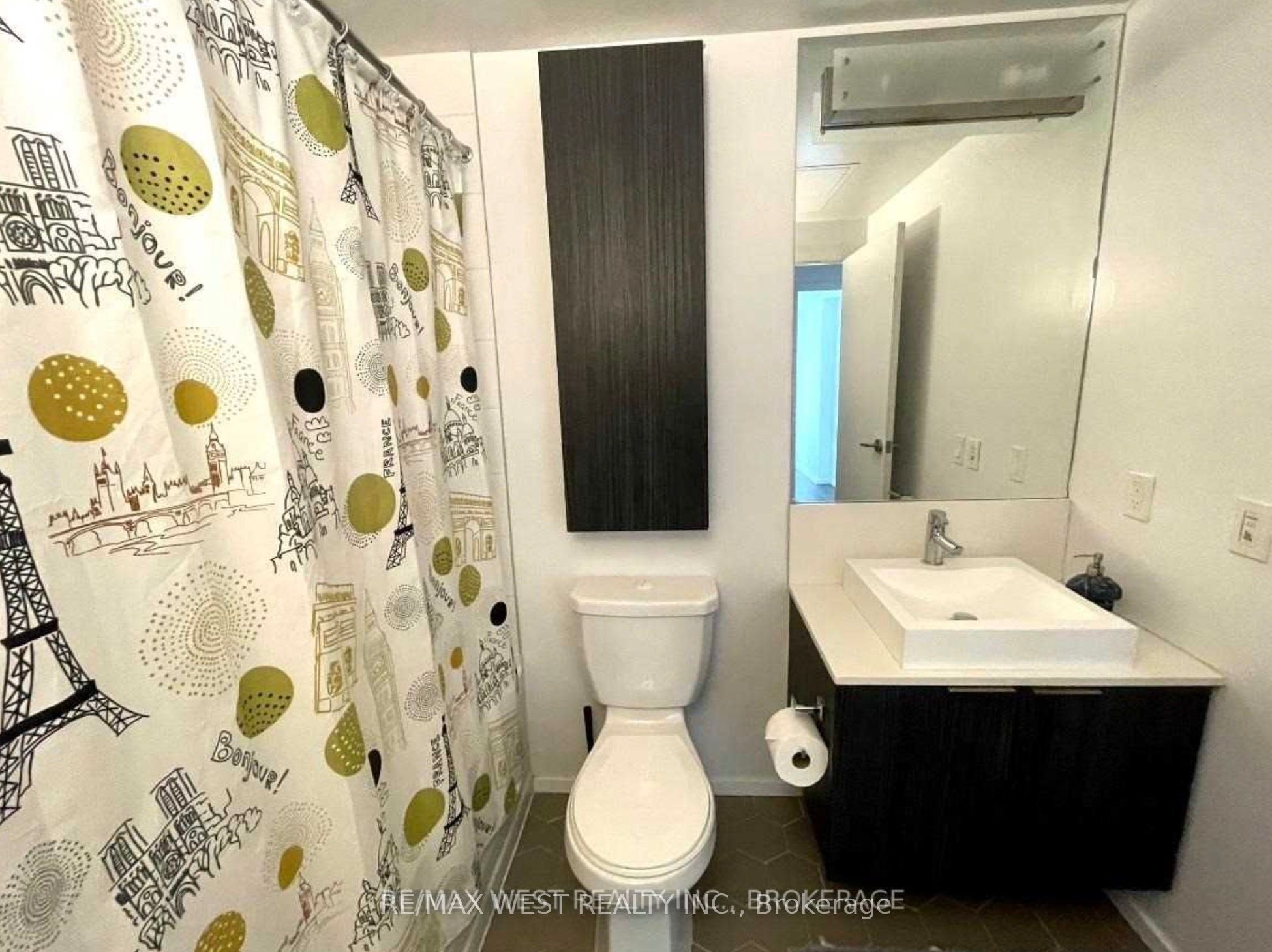 #2307 - 68 Shuter Street Property Photo 10