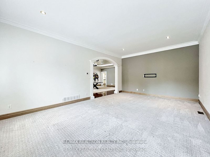 61 Arjay Crescent Property Photo 7