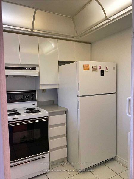 736 Bay Street 512 Property Photo 7