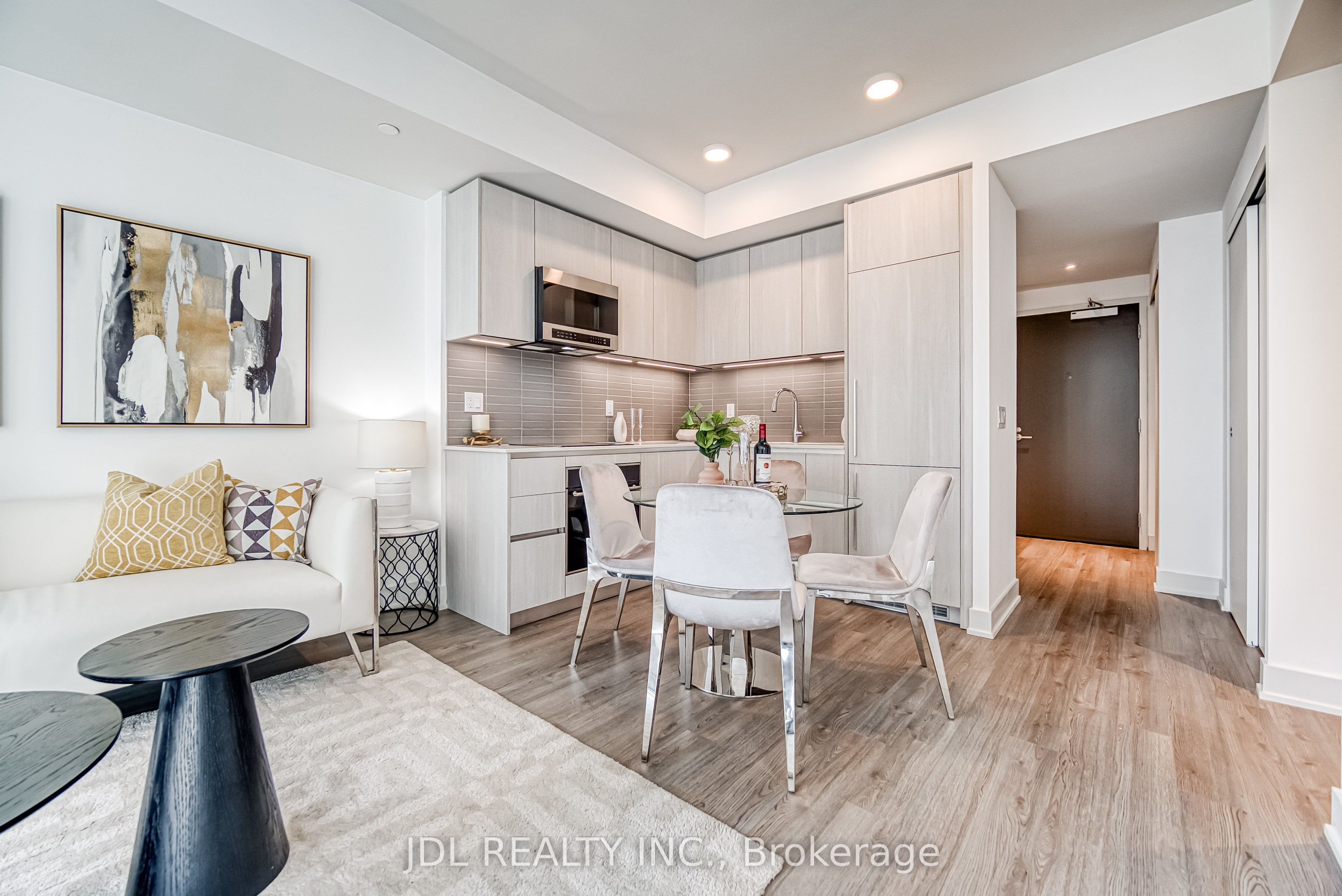 #3105 - 8 Cumberland Street Property Photo 8