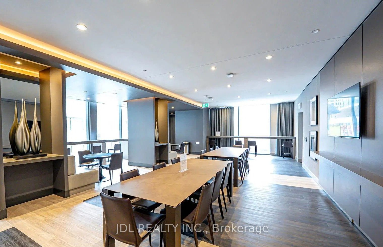 #3105 - 8 Cumberland Street Property Photo 32