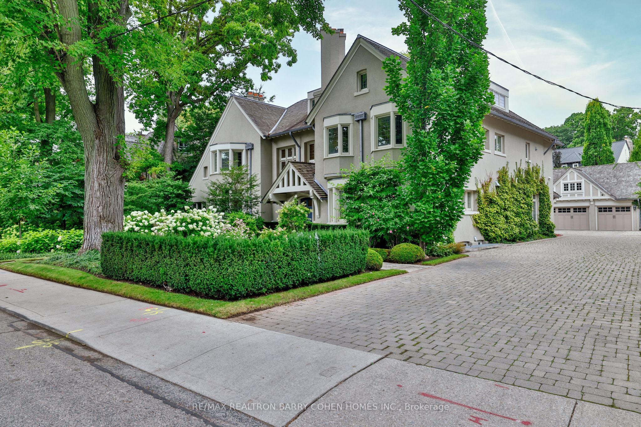 30 Whitney Avenue Property Photo 1