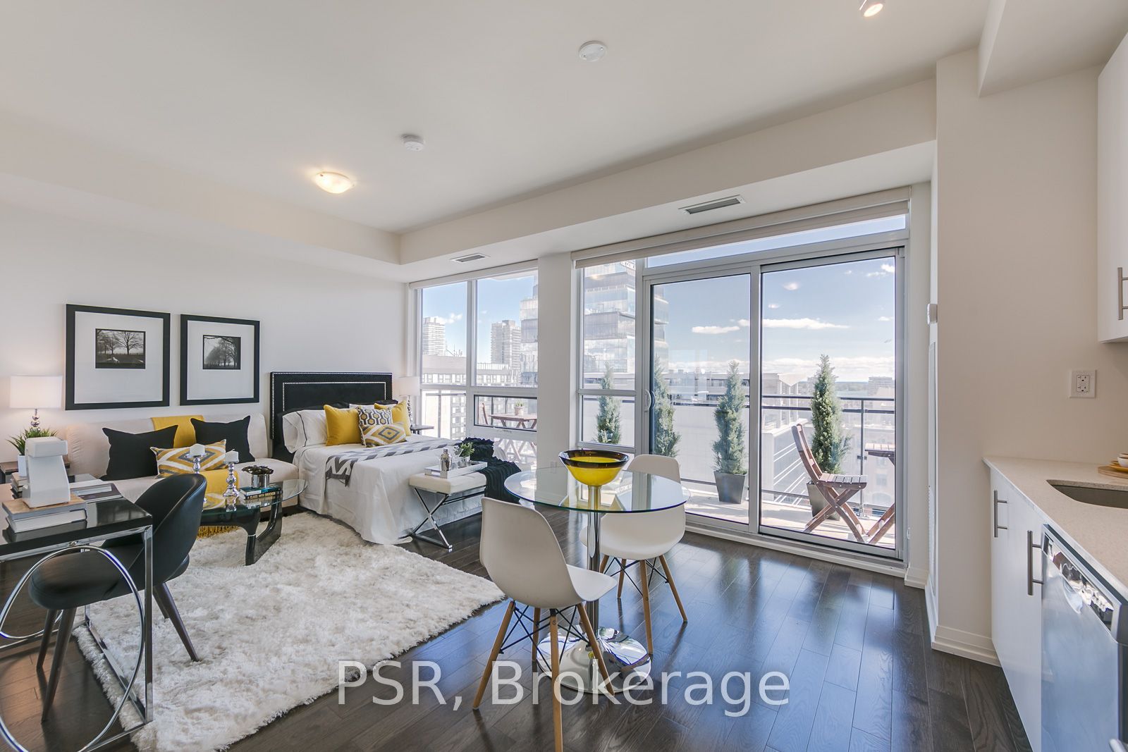 #1629 - 460 Adelaide Street Property Photo 1