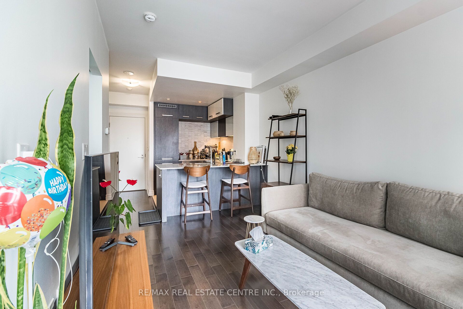 8 The Esplanade N/a 1610 Property Photo 4