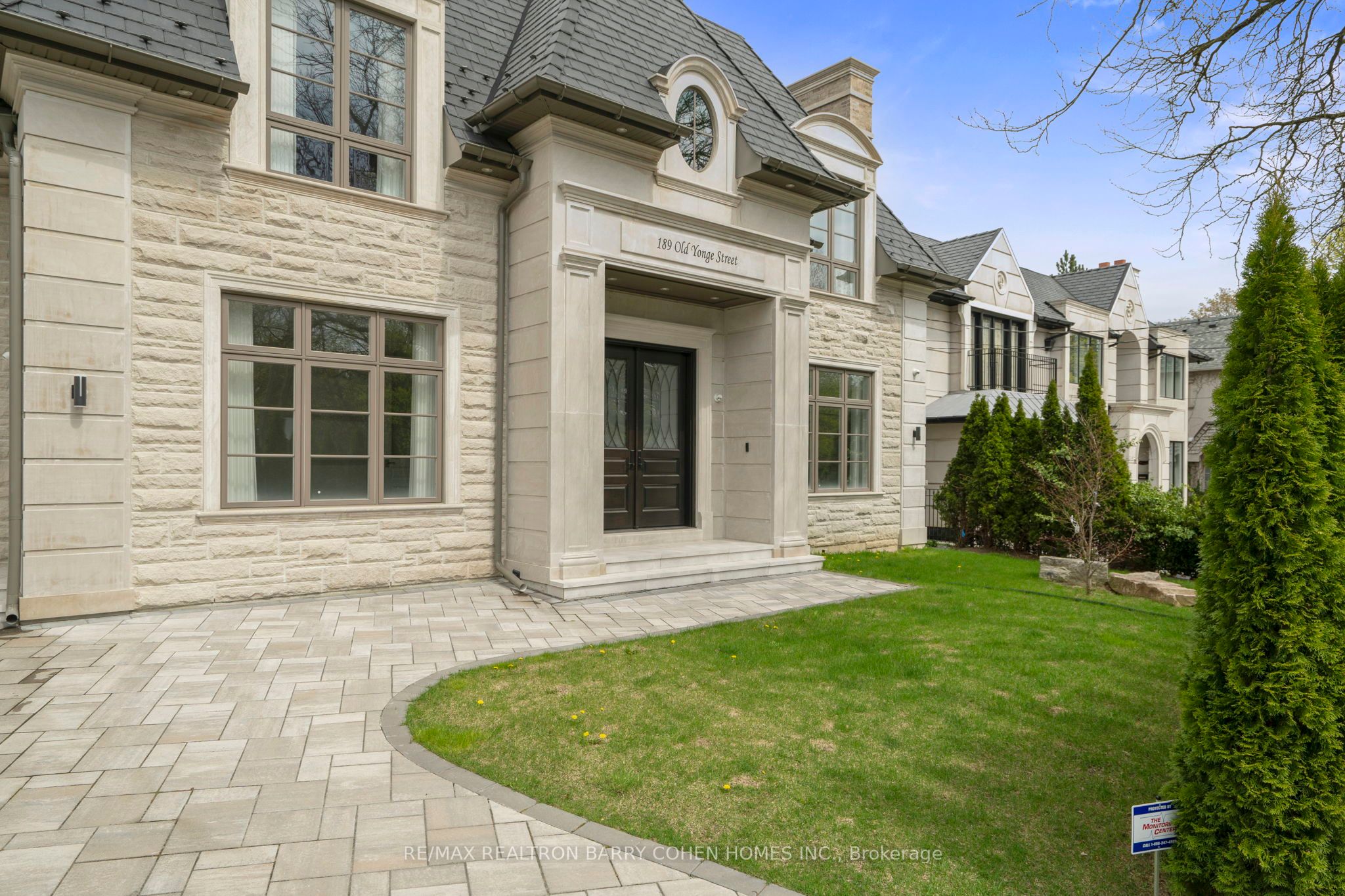 189 Old Yonge Street Property Photo 2