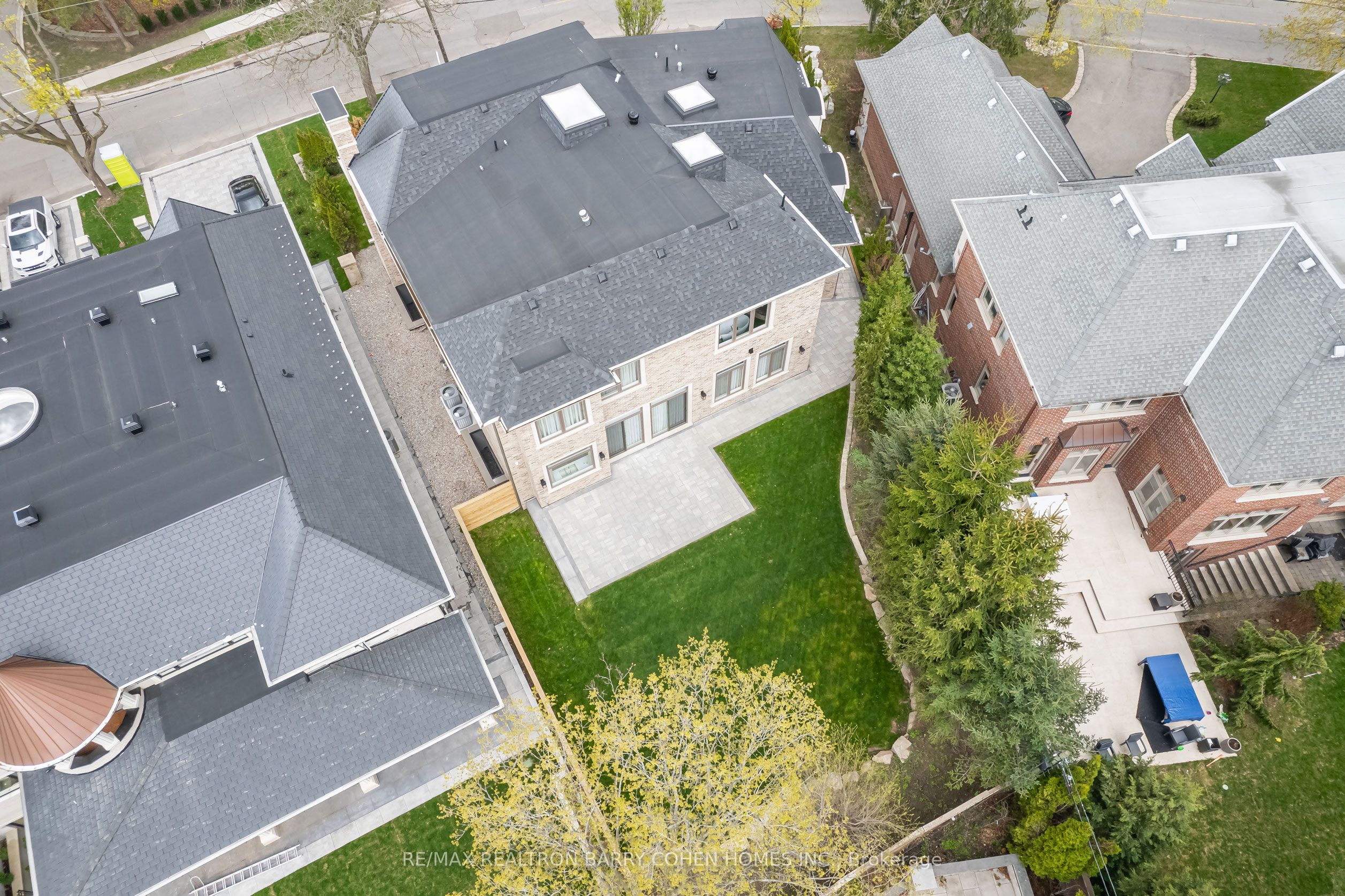 189 Old Yonge Street Property Photo 3