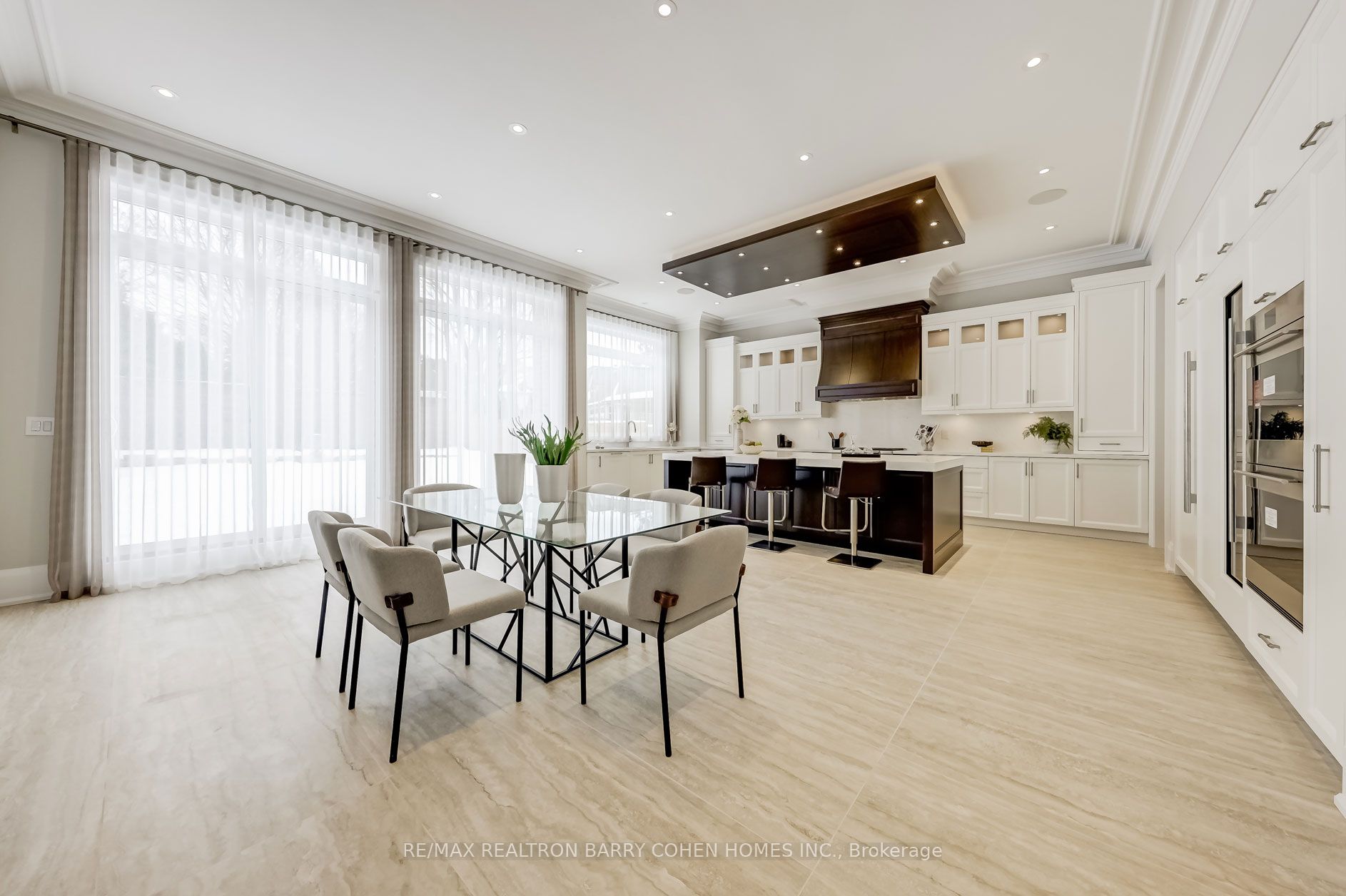 189 Old Yonge Street Property Photo 8