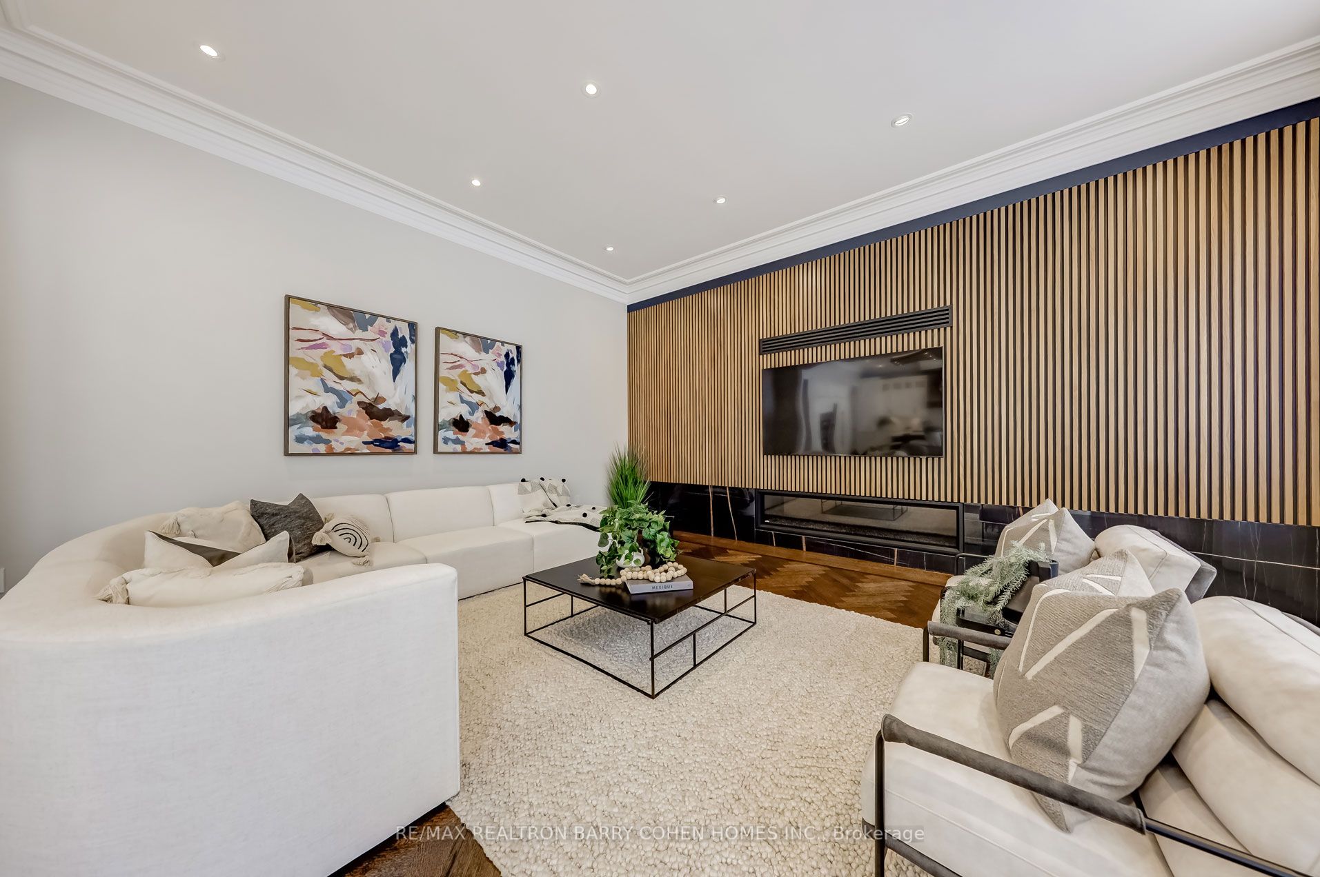 189 Old Yonge Street Property Photo 11