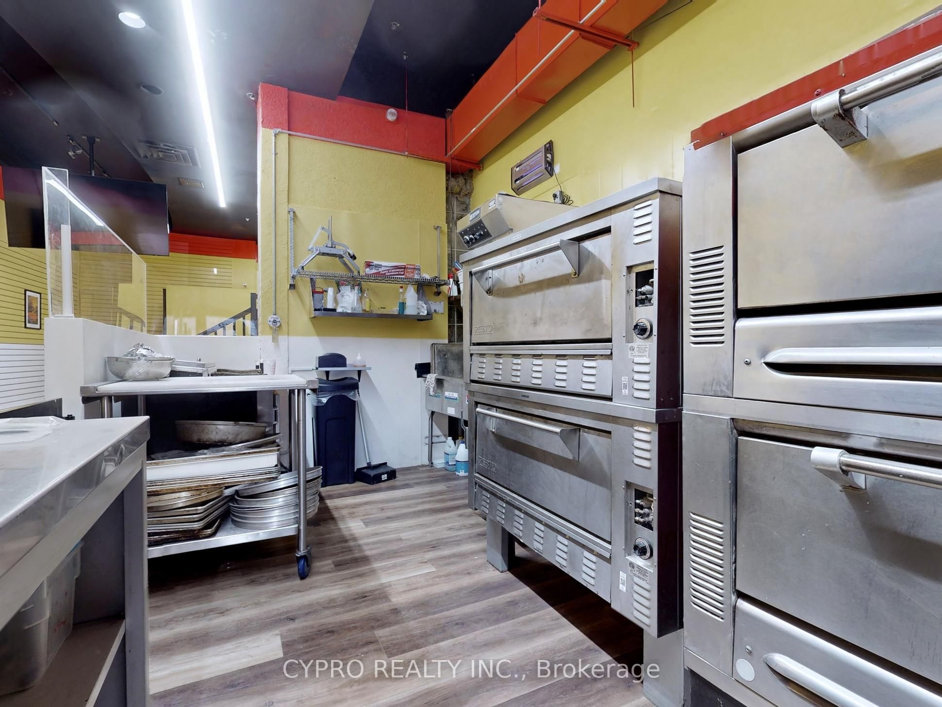230 Queen Street Property Photo 16