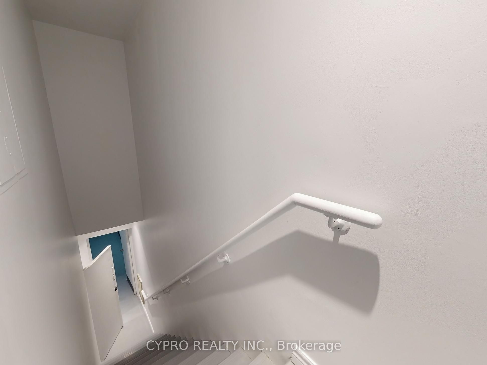 230 Queen Street Property Photo 31