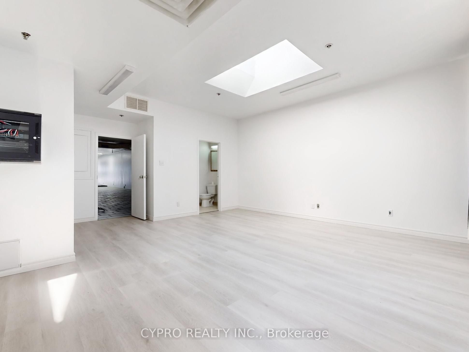 230 Queen Street Property Photo 38
