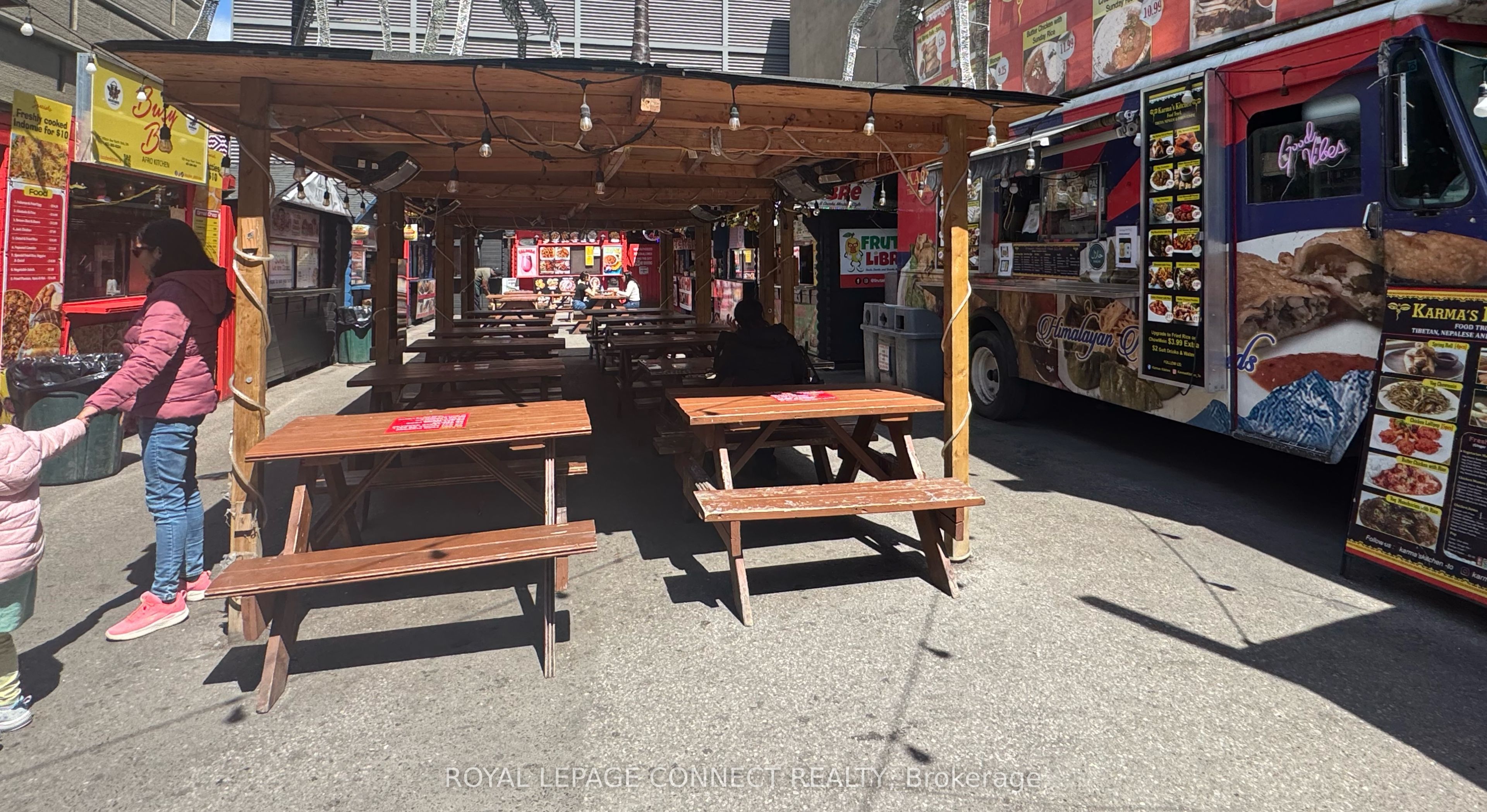 335 Yonge Street Property Photo 1