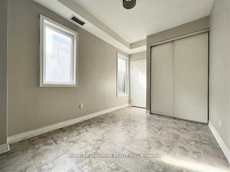2473 Yonge Street Property Photo 7