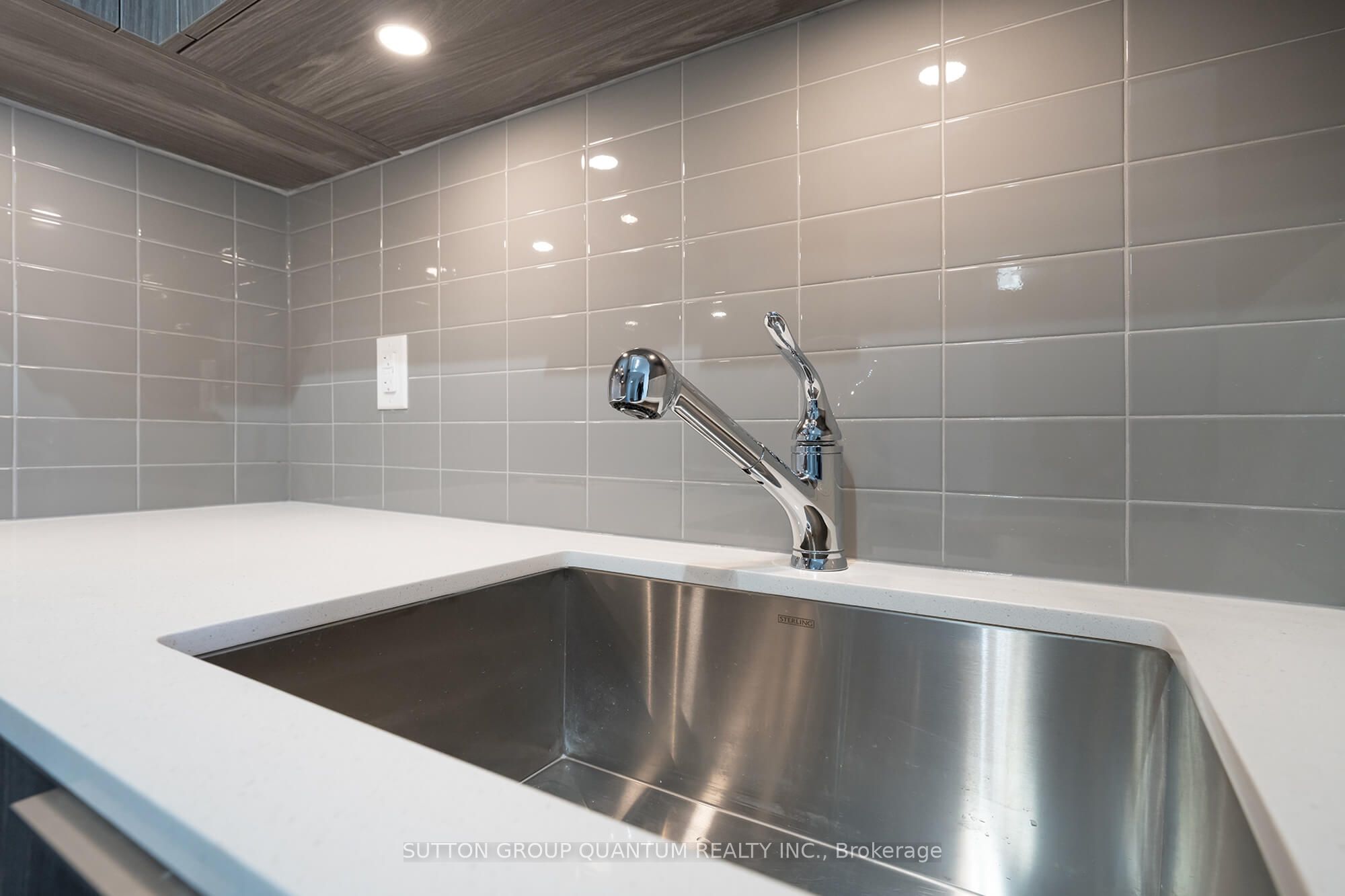 11 Wellesley Street W 4105 Property Photo 4