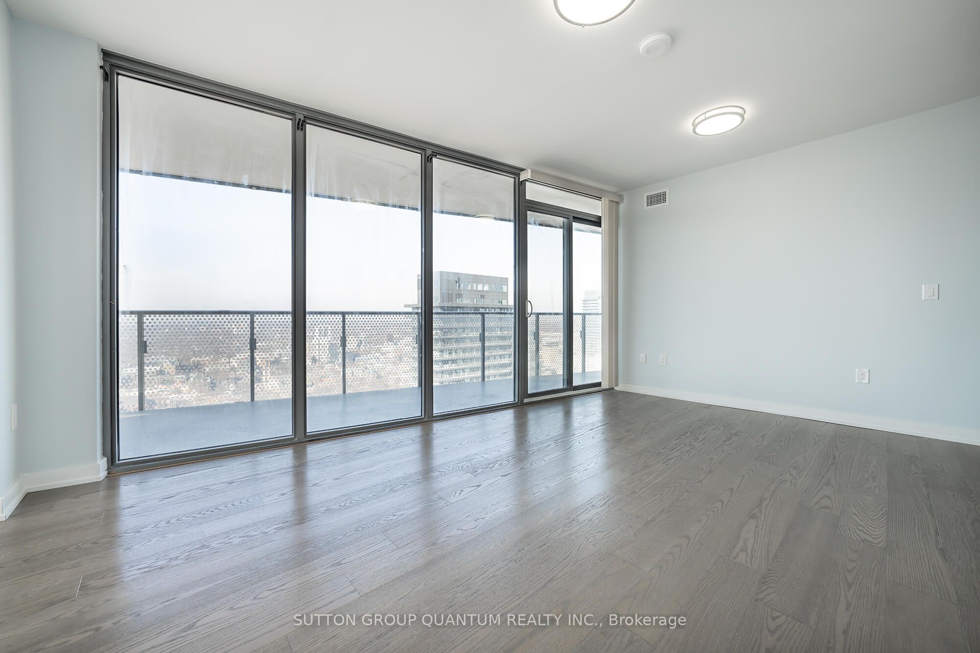 11 Wellesley Street W 4105 Property Photo 7