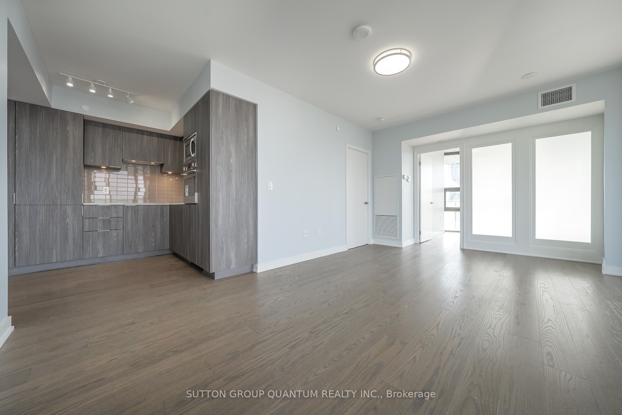 11 Wellesley Street W 4105 Property Photo 8