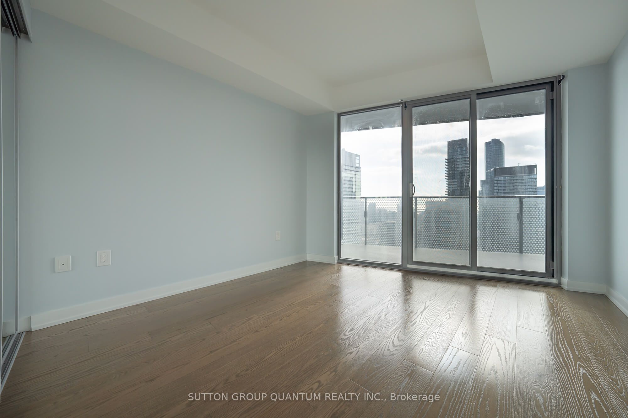 11 Wellesley Street W 4105 Property Photo 10
