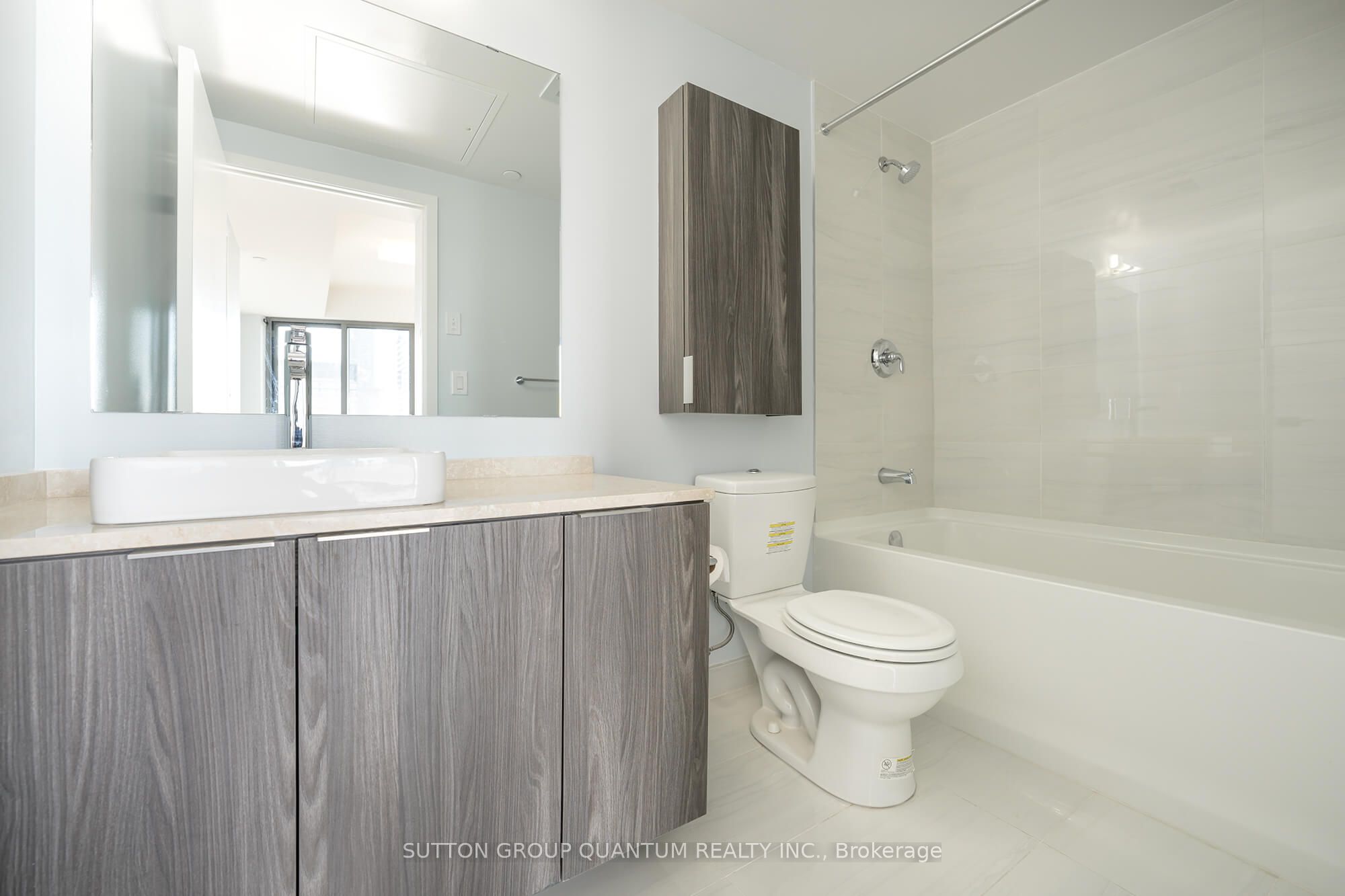 11 Wellesley Street W 4105 Property Photo 11