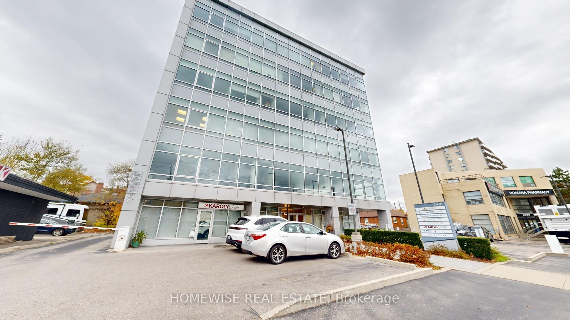#200 - 2828 Bathurst Street Property Photo 1