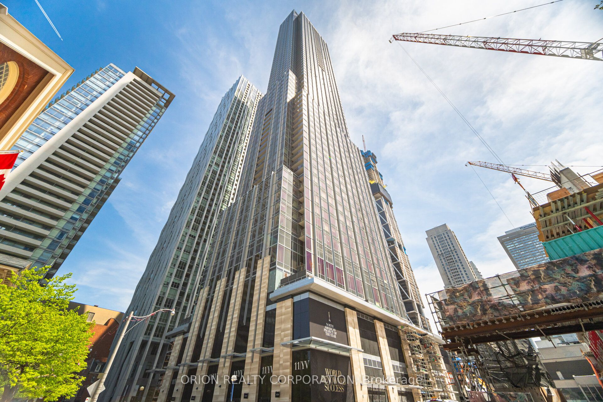 #3204 - 11 Yorkville Avenue Property Photo 2