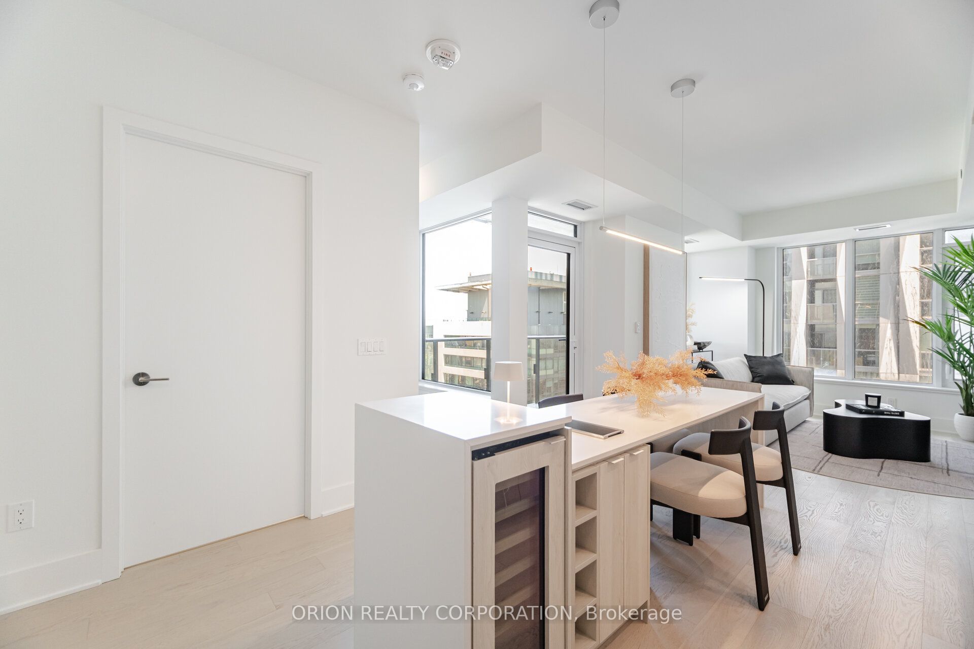 #3204 - 11 Yorkville Avenue Property Photo 8