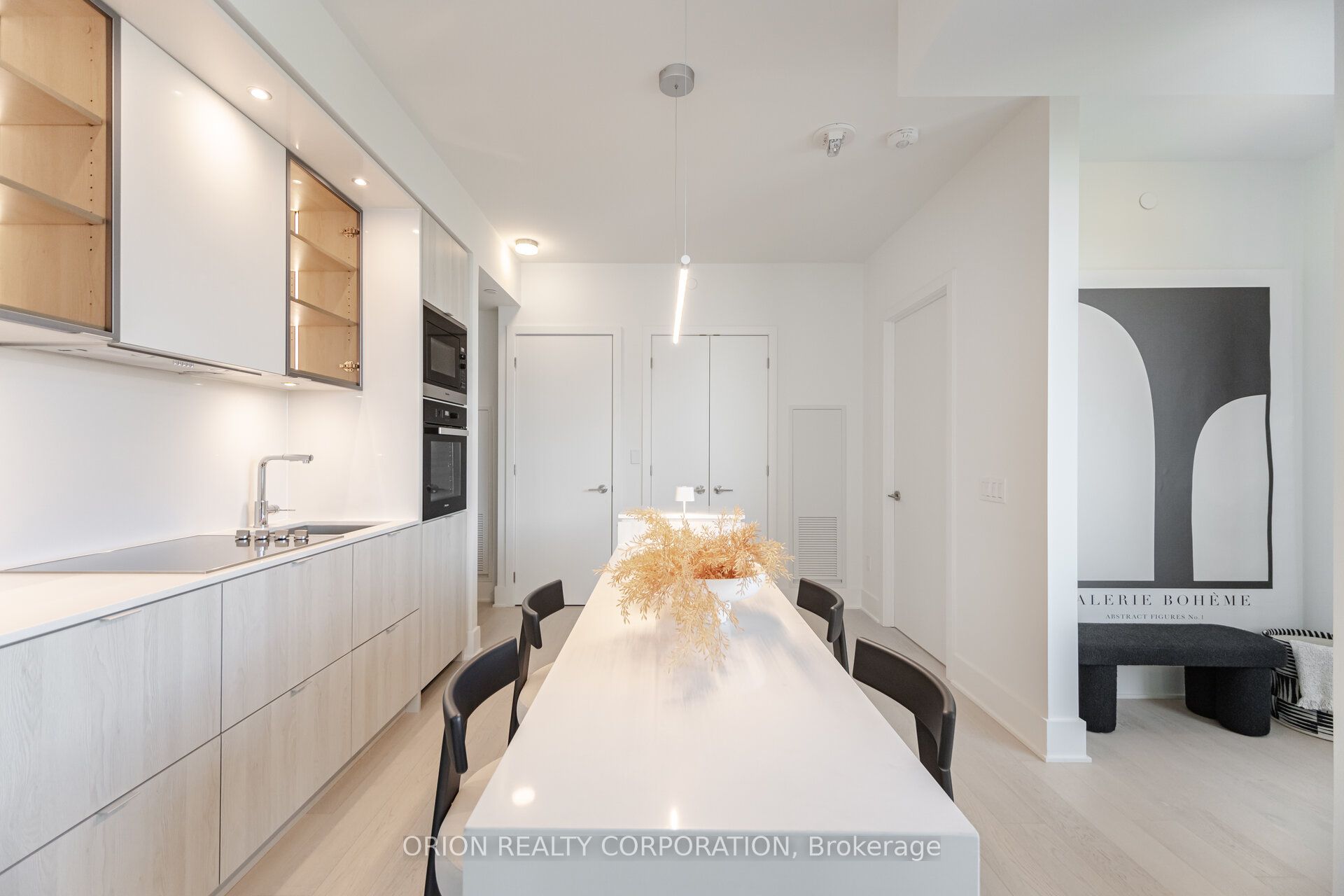 #3204 - 11 Yorkville Avenue Property Photo 11