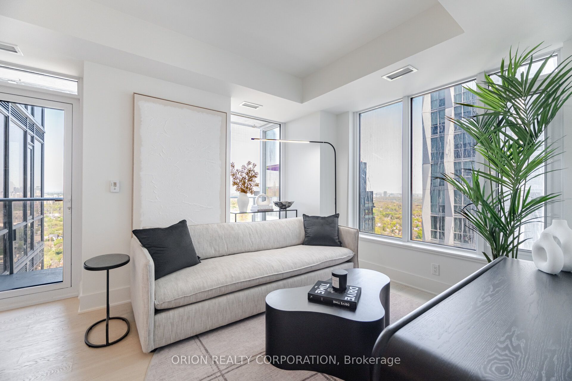 #3204 - 11 Yorkville Avenue Property Photo 15