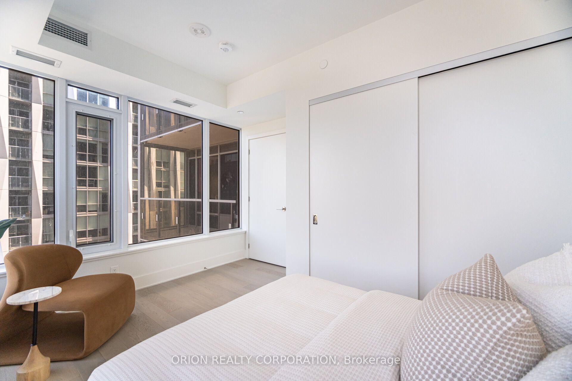 #3204 - 11 Yorkville Avenue Property Photo 28