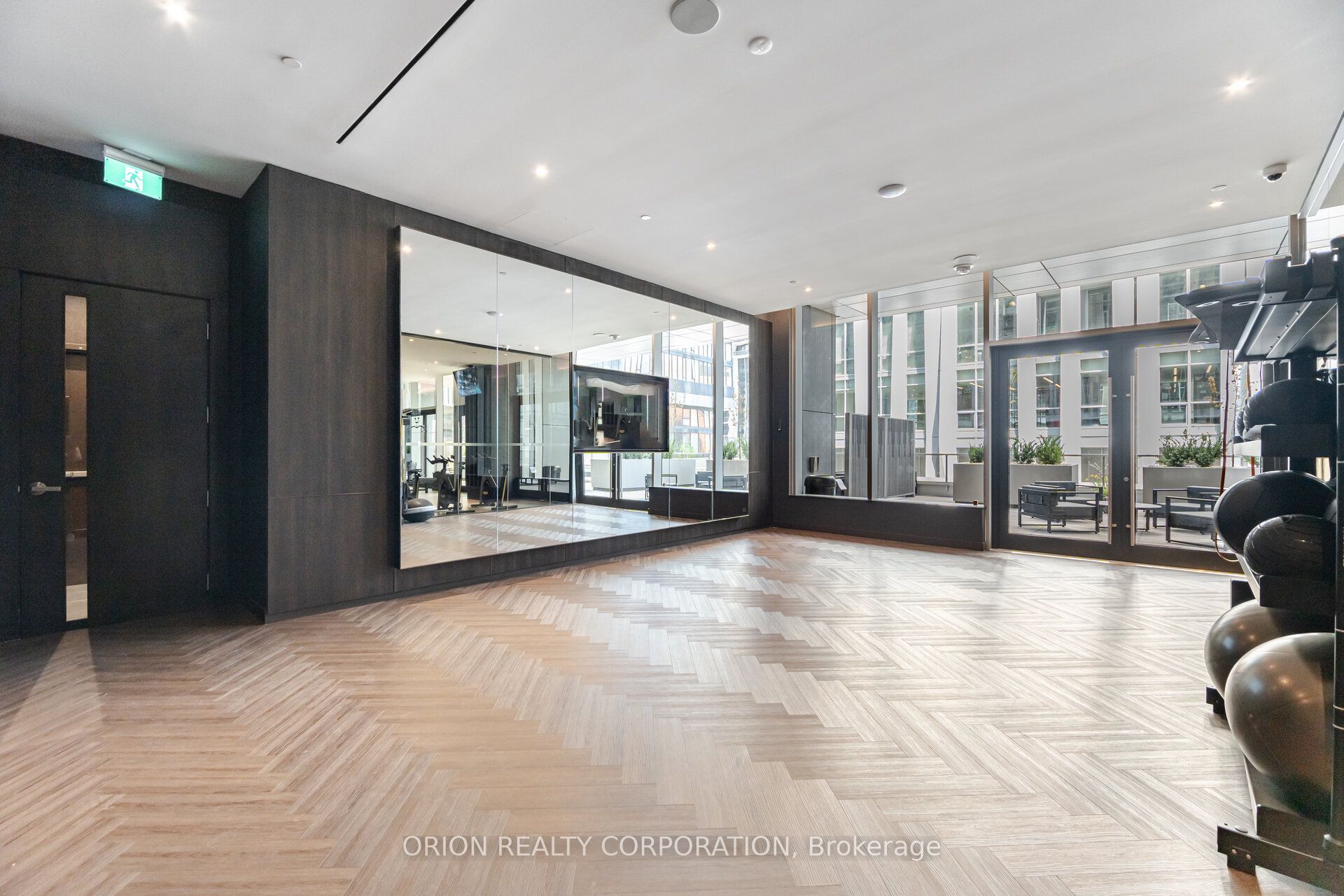 #3204 - 11 Yorkville Avenue Property Photo 34