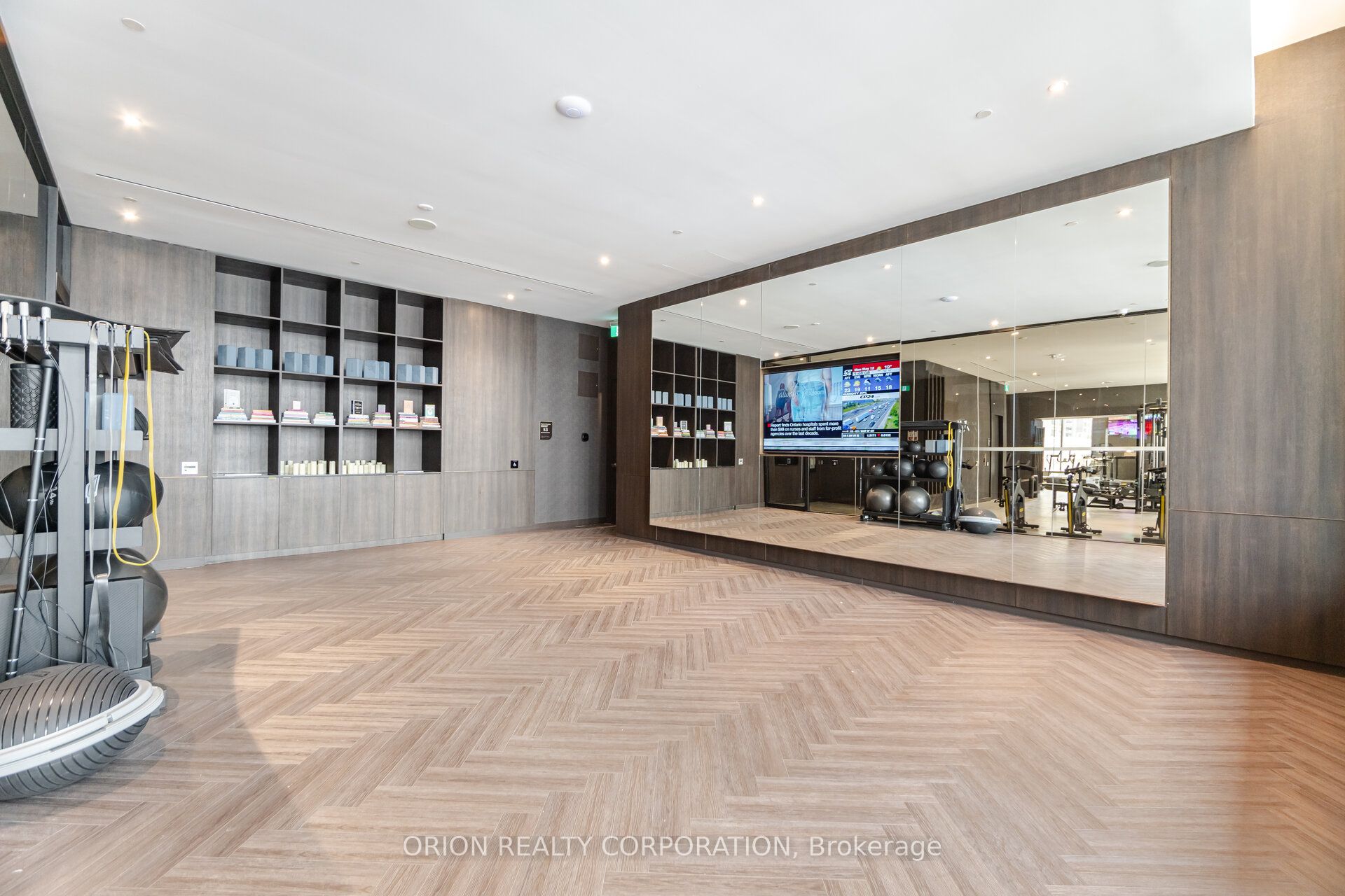 #3204 - 11 Yorkville Avenue Property Photo 35