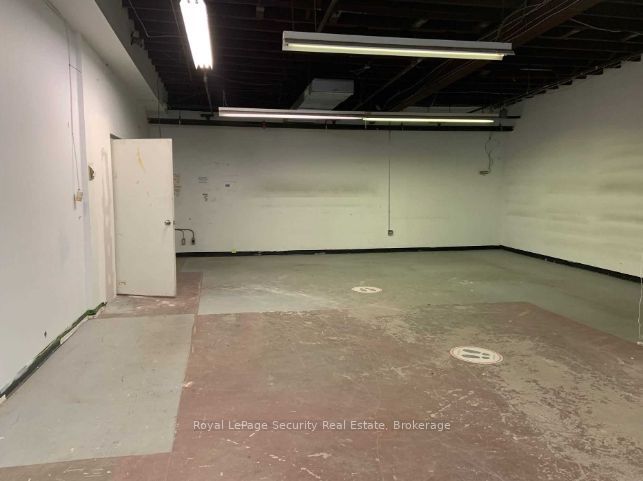 #unit A - 381 Richmond Street Property Photo 4