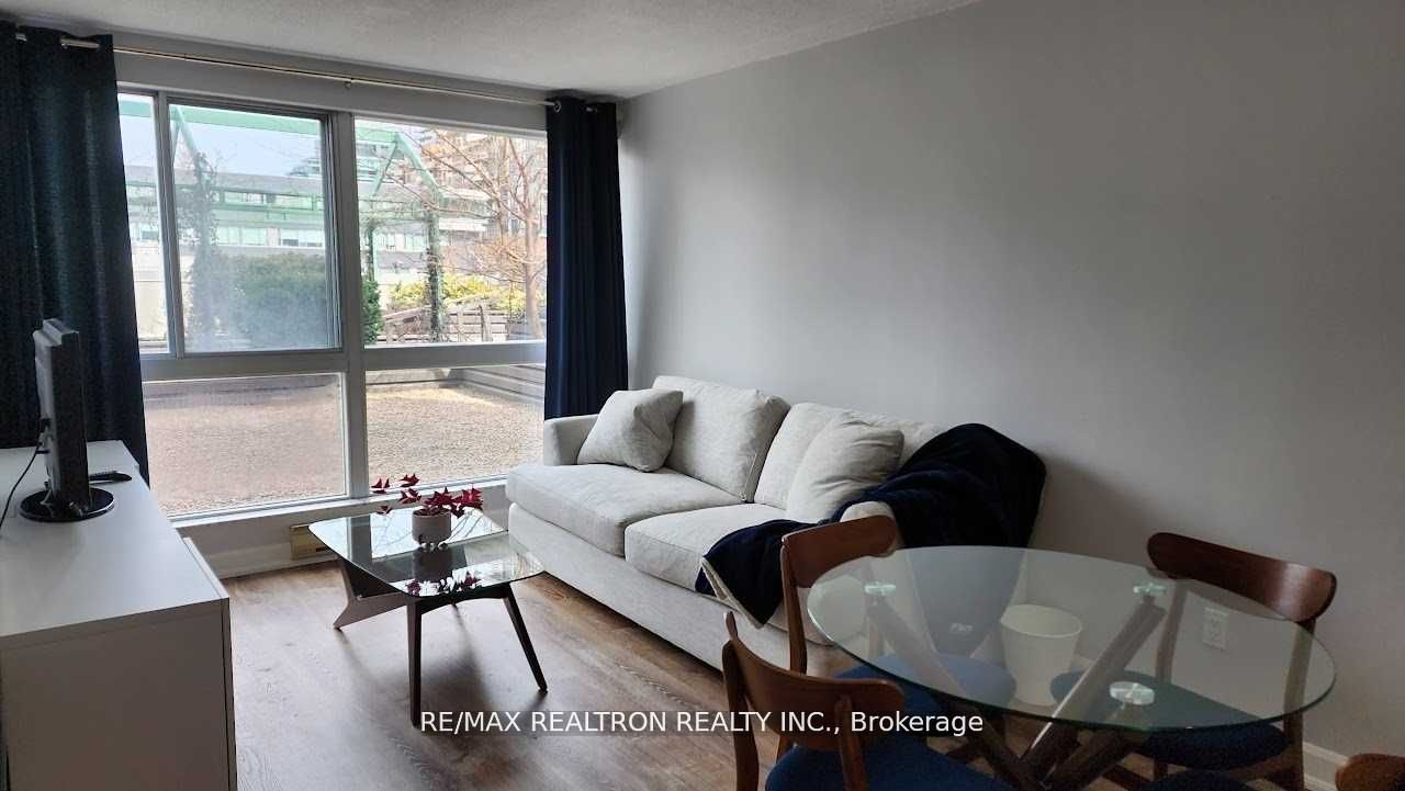 7 Broadway Avenue 211 Property Photo 1