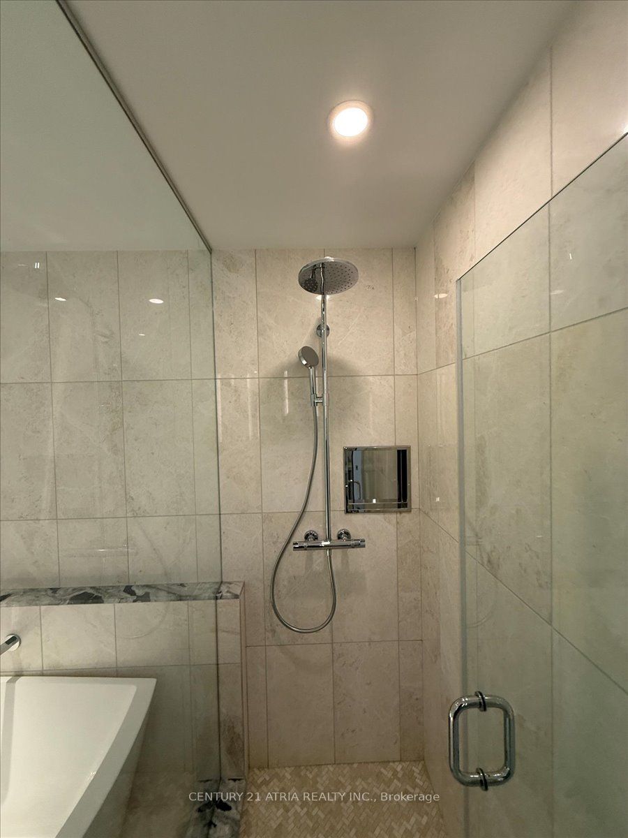 155 Merchants' Wharf N/a 608 Property Photo 22