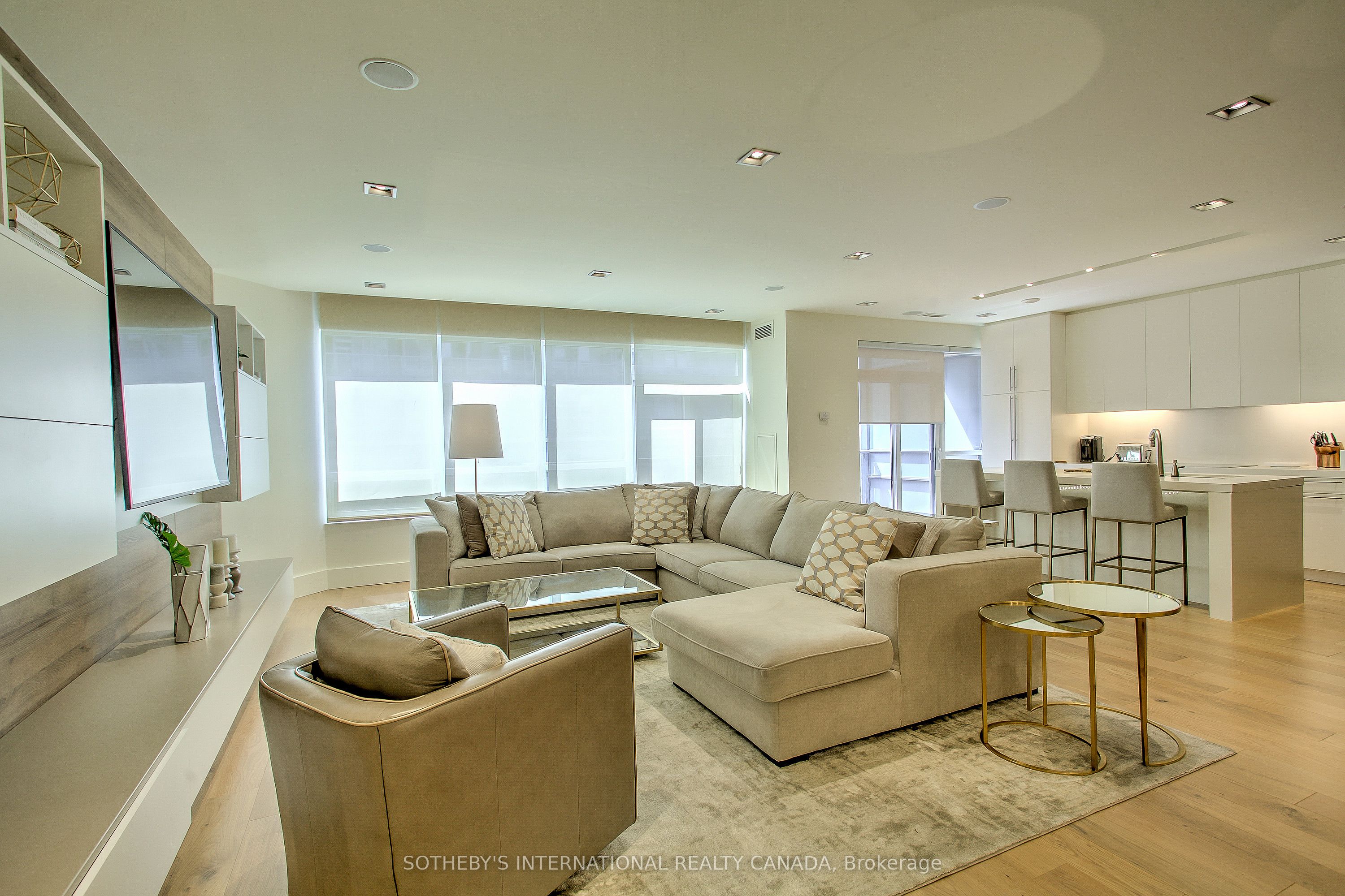 #2101 - 20 Blue Jays Way Property Photo 1