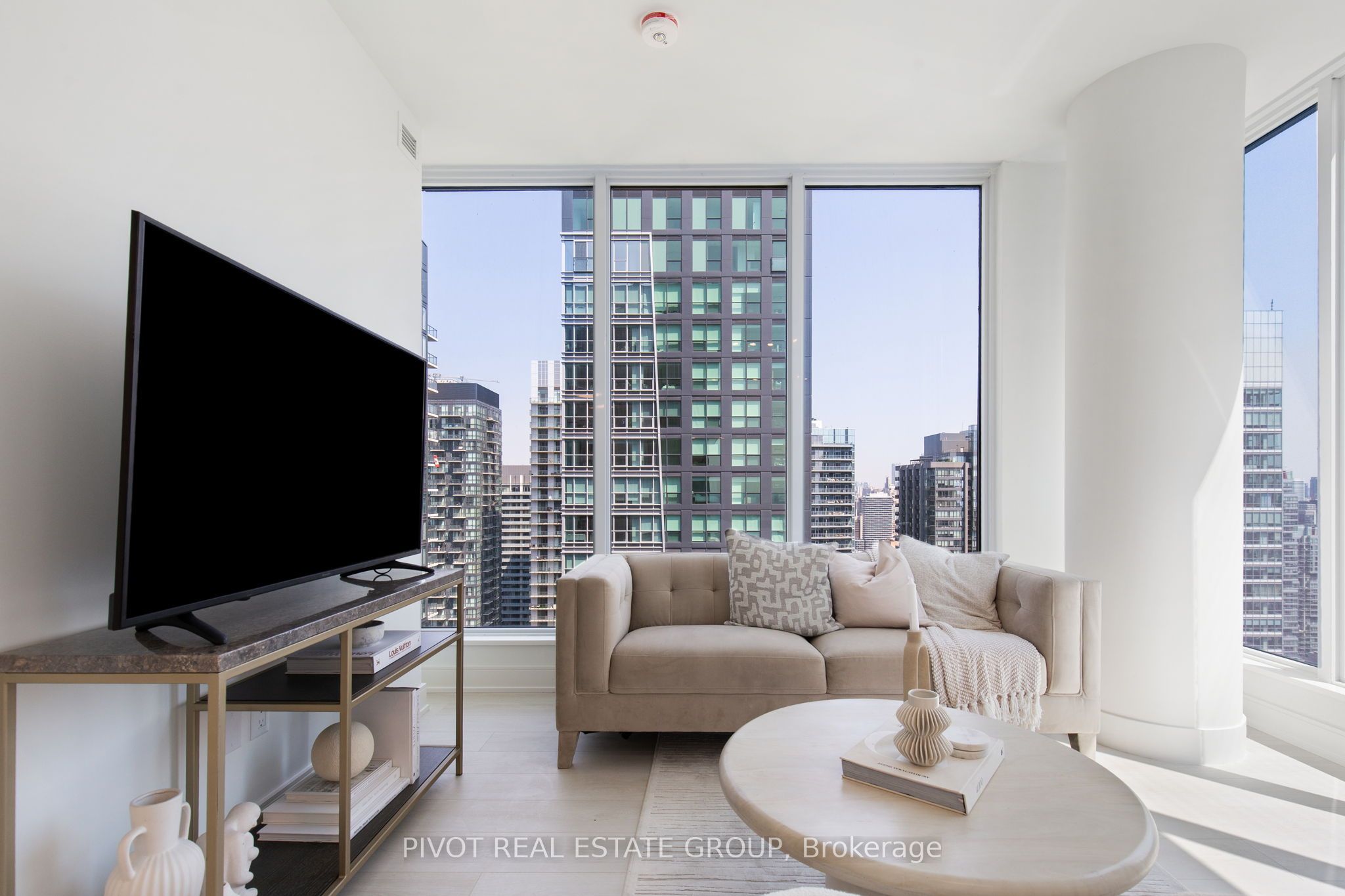 #3912 - 35 Mercer Street Property Photo 3