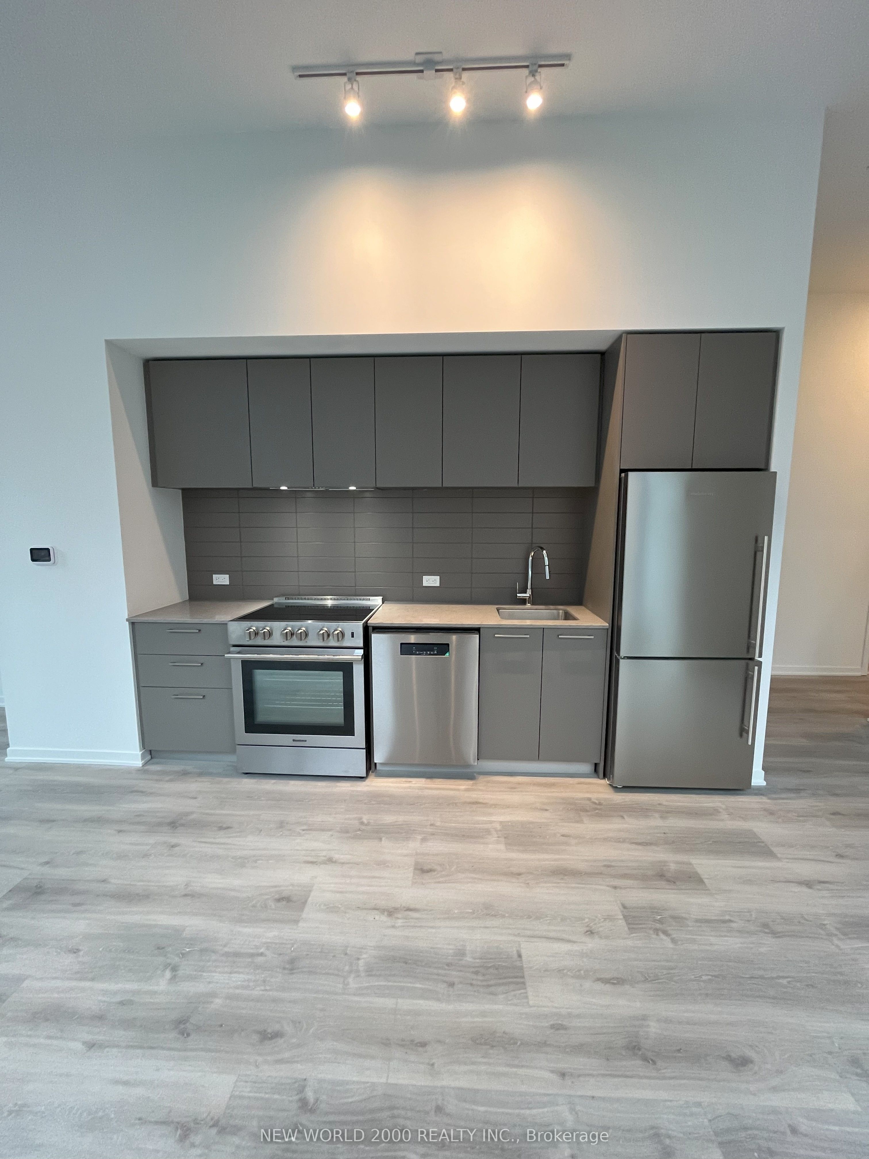 #510 - 101 Roehampton Avenue Property Photo 2