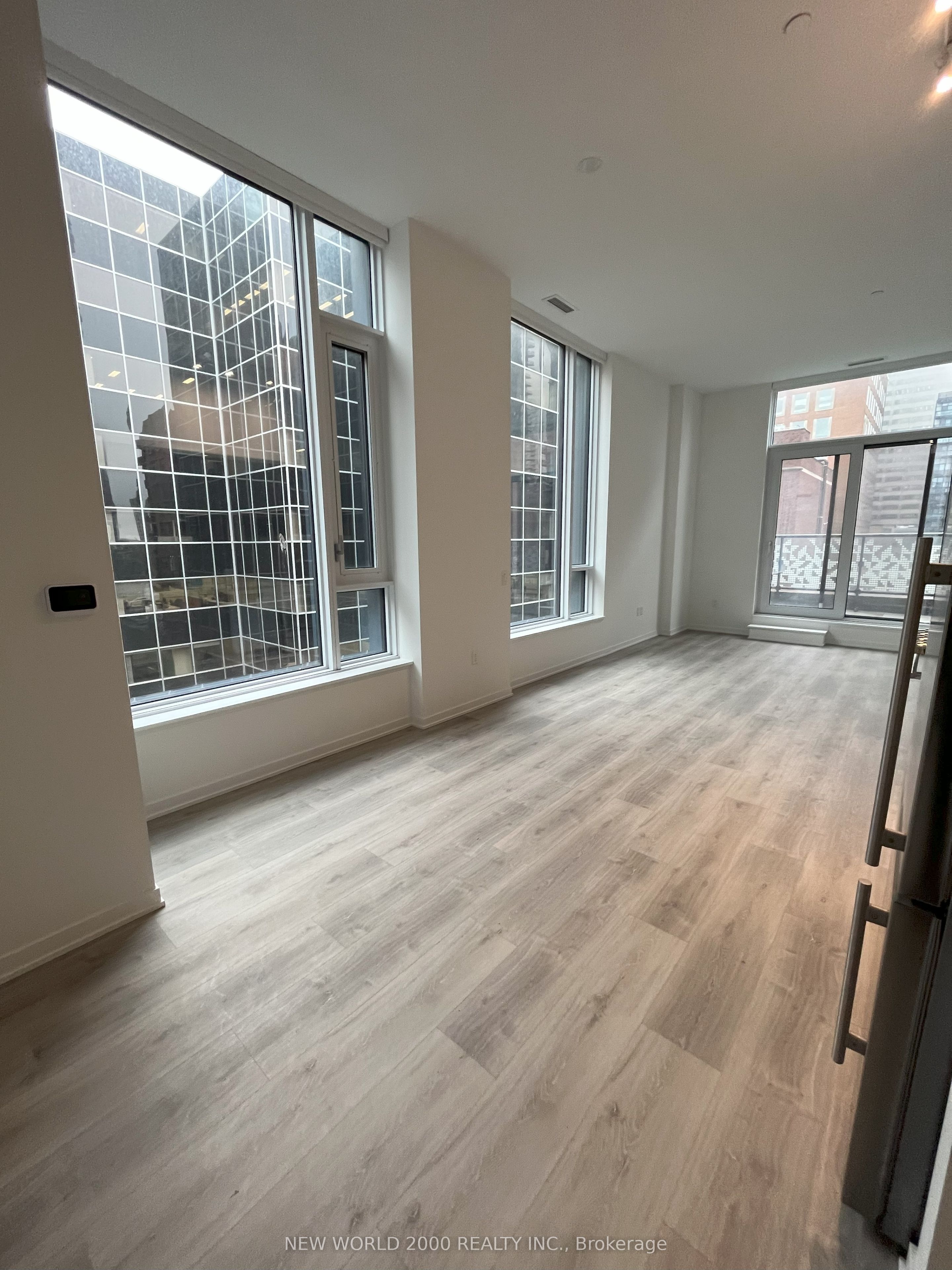 #510 - 101 Roehampton Avenue Property Photo 5