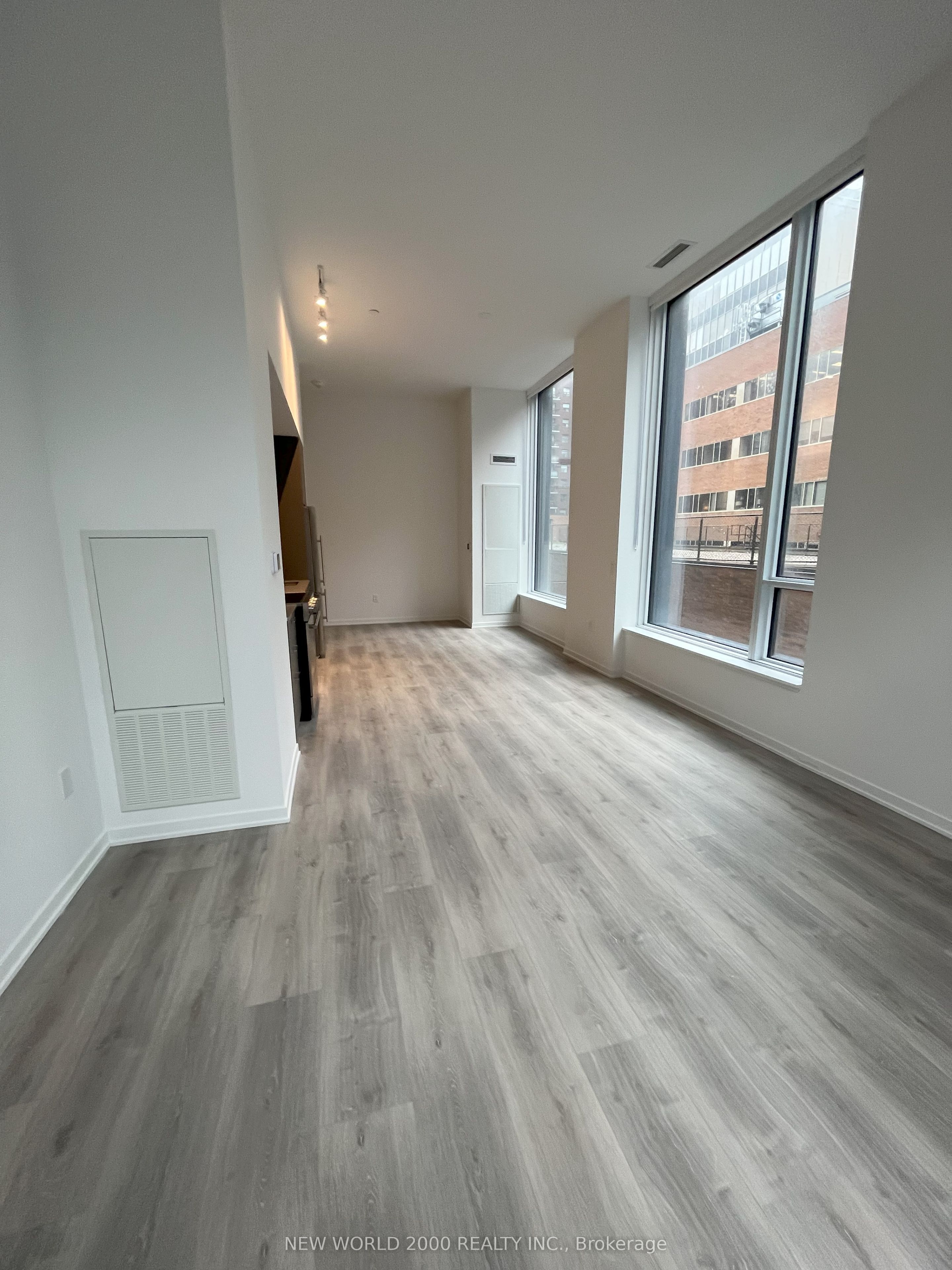 #510 - 101 Roehampton Avenue Property Photo 6
