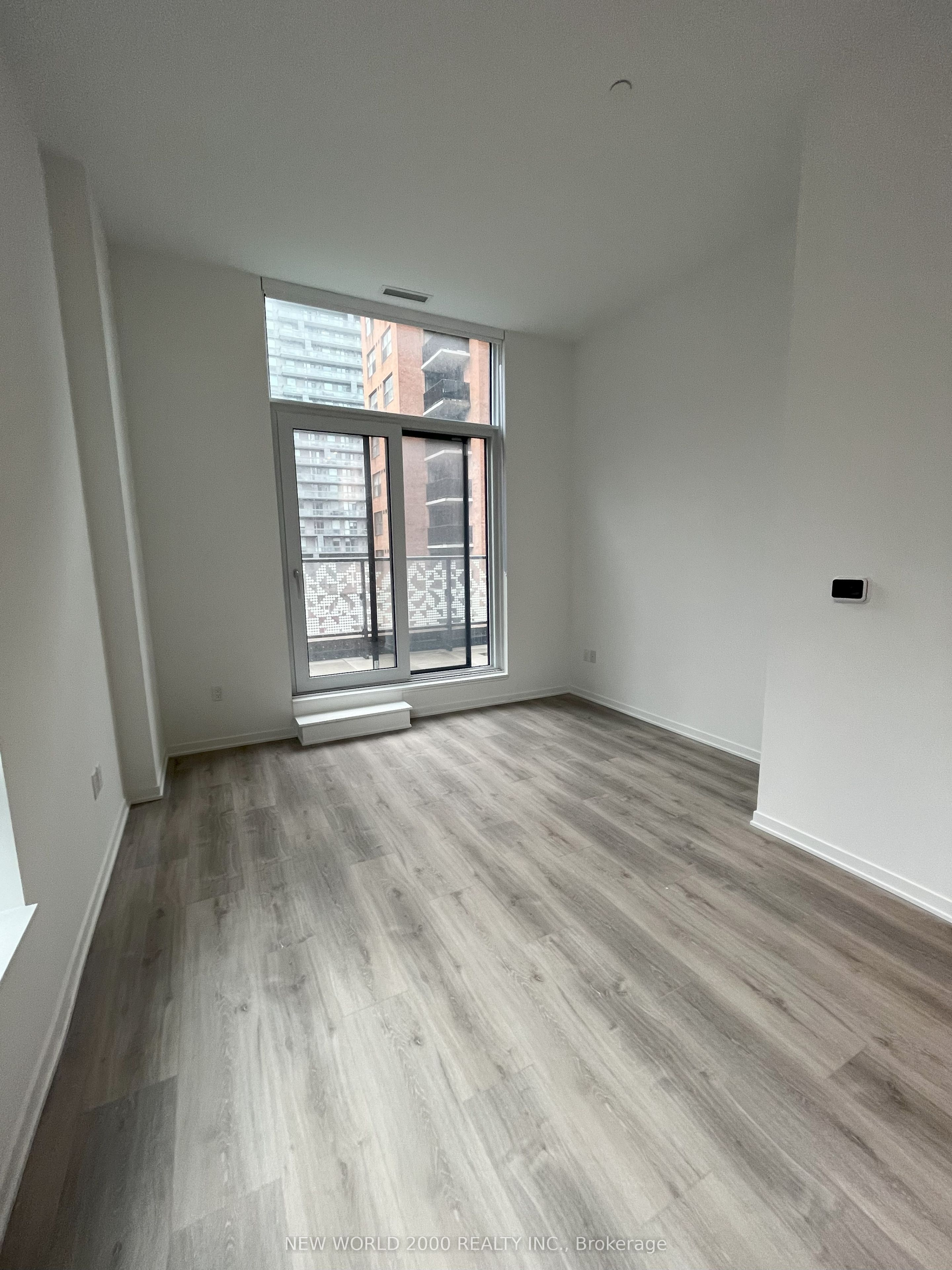 #510 - 101 Roehampton Avenue Property Photo 7